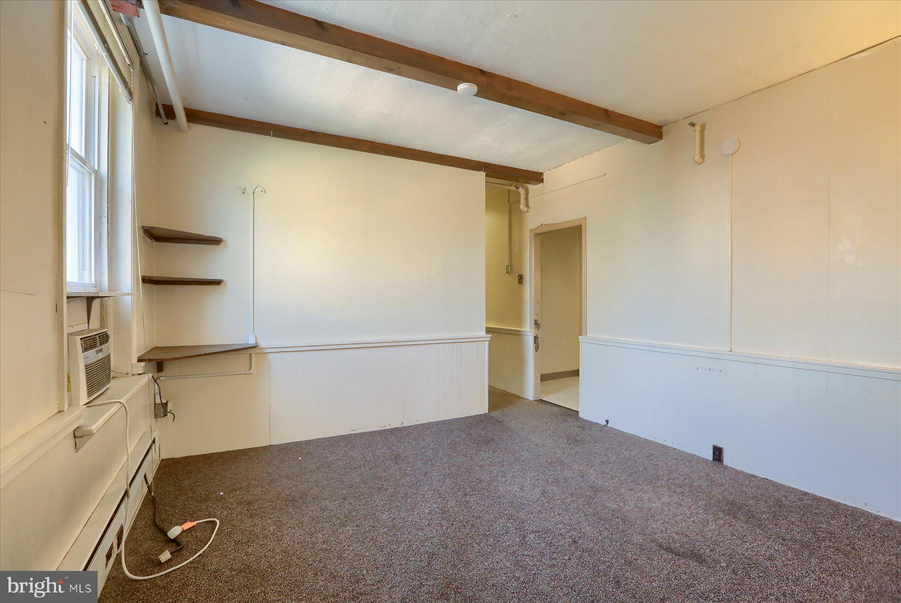 COLLEGE HILL - Commercial Sale