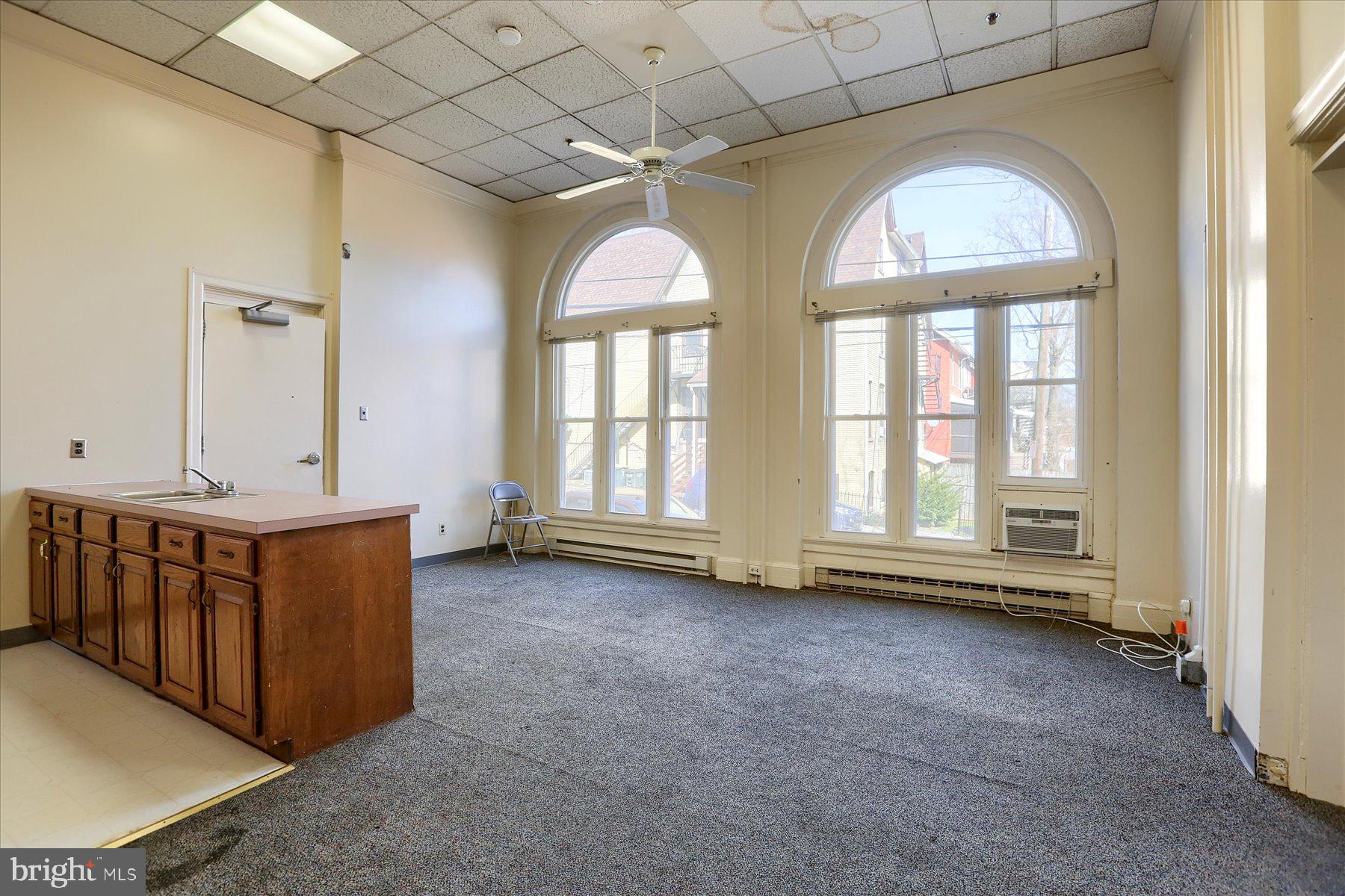 COLLEGE HILL - Commercial Sale