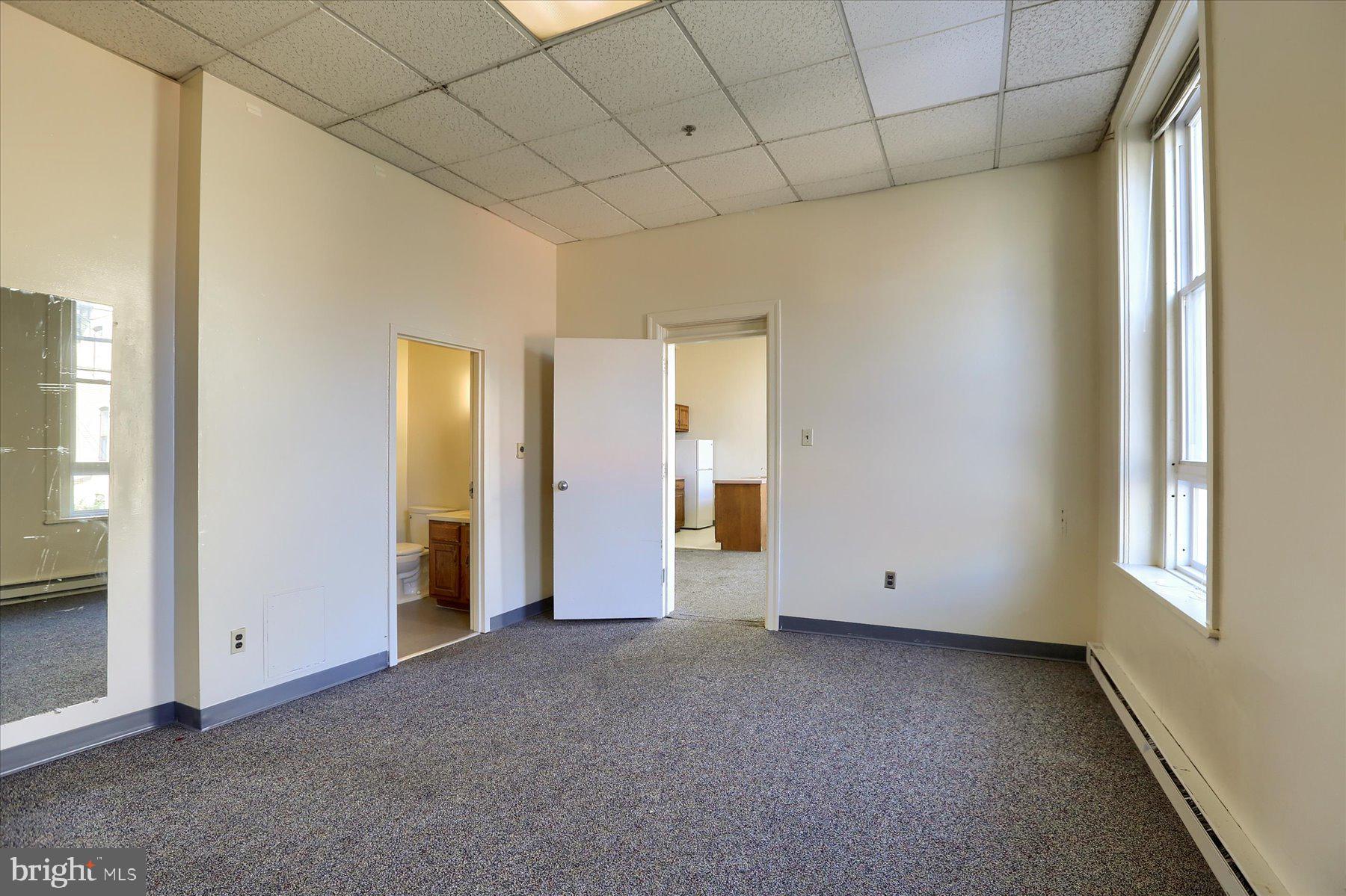 COLLEGE HILL - Commercial Sale