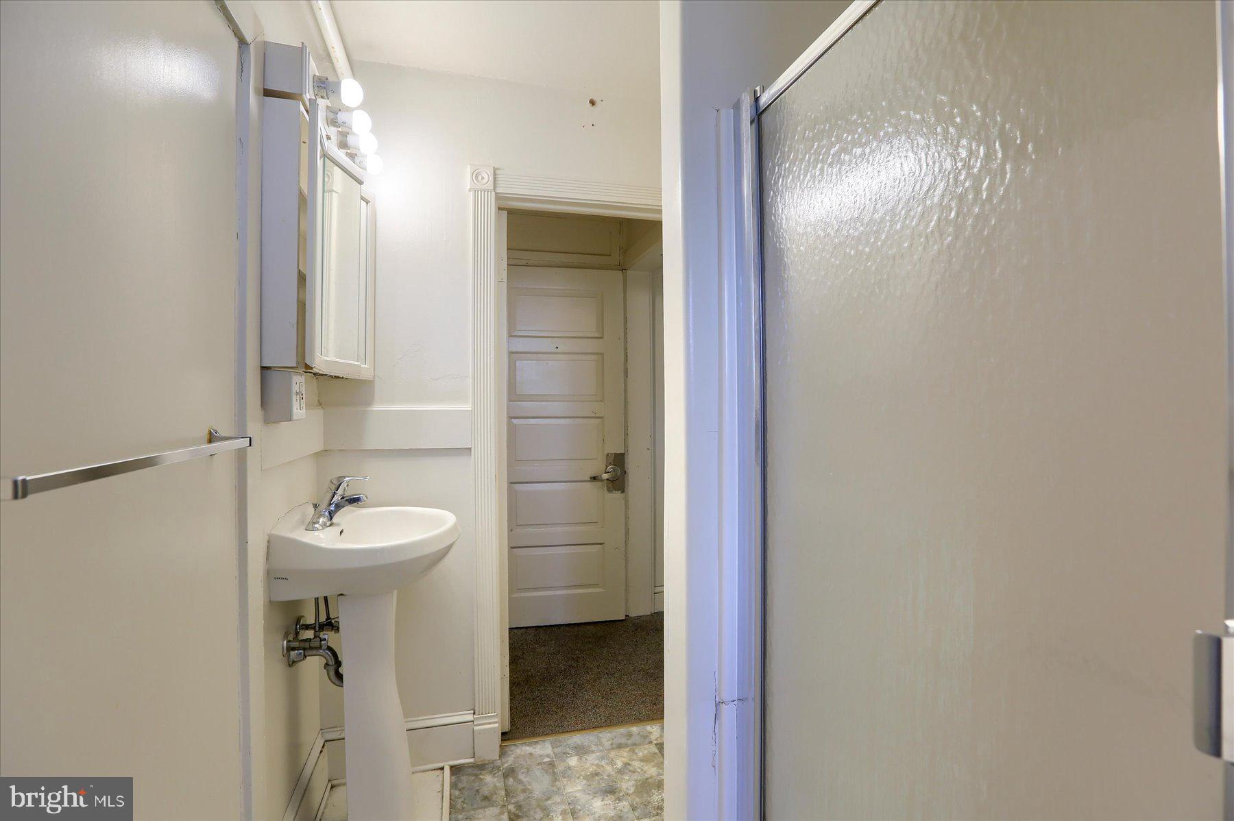 COLLEGE HILL - Commercial Sale