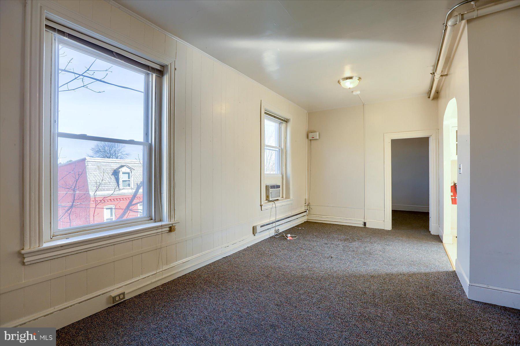 COLLEGE HILL - Commercial Sale