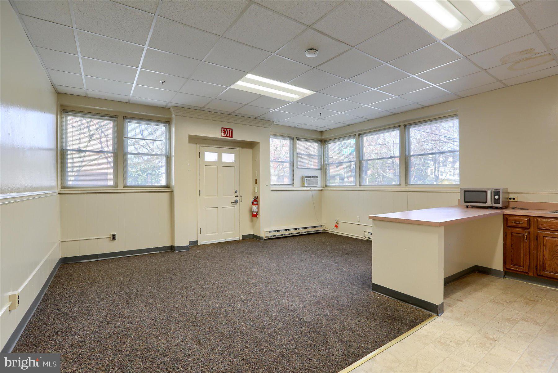 COLLEGE HILL - Commercial Sale