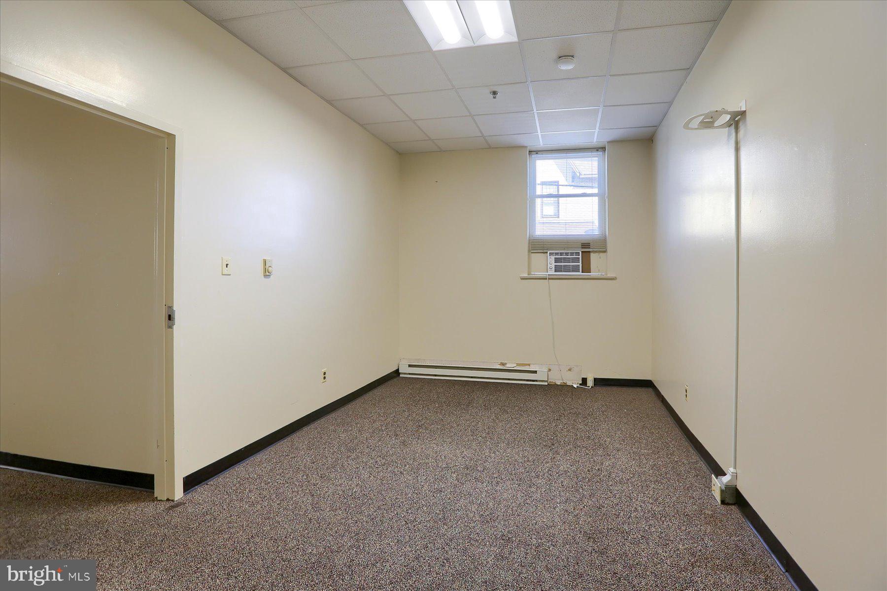 COLLEGE HILL - Commercial Sale