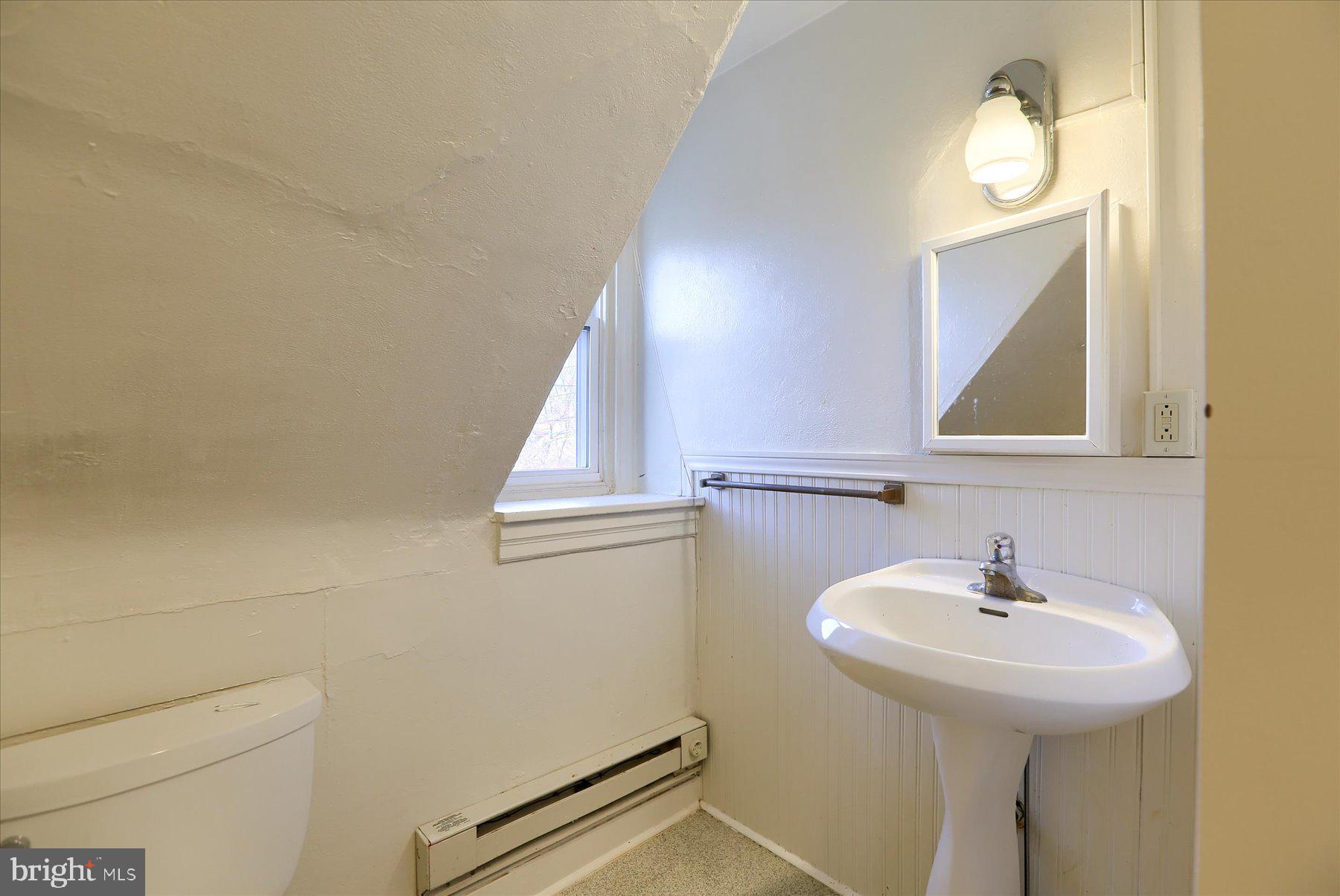 COLLEGE HILL - Commercial Sale