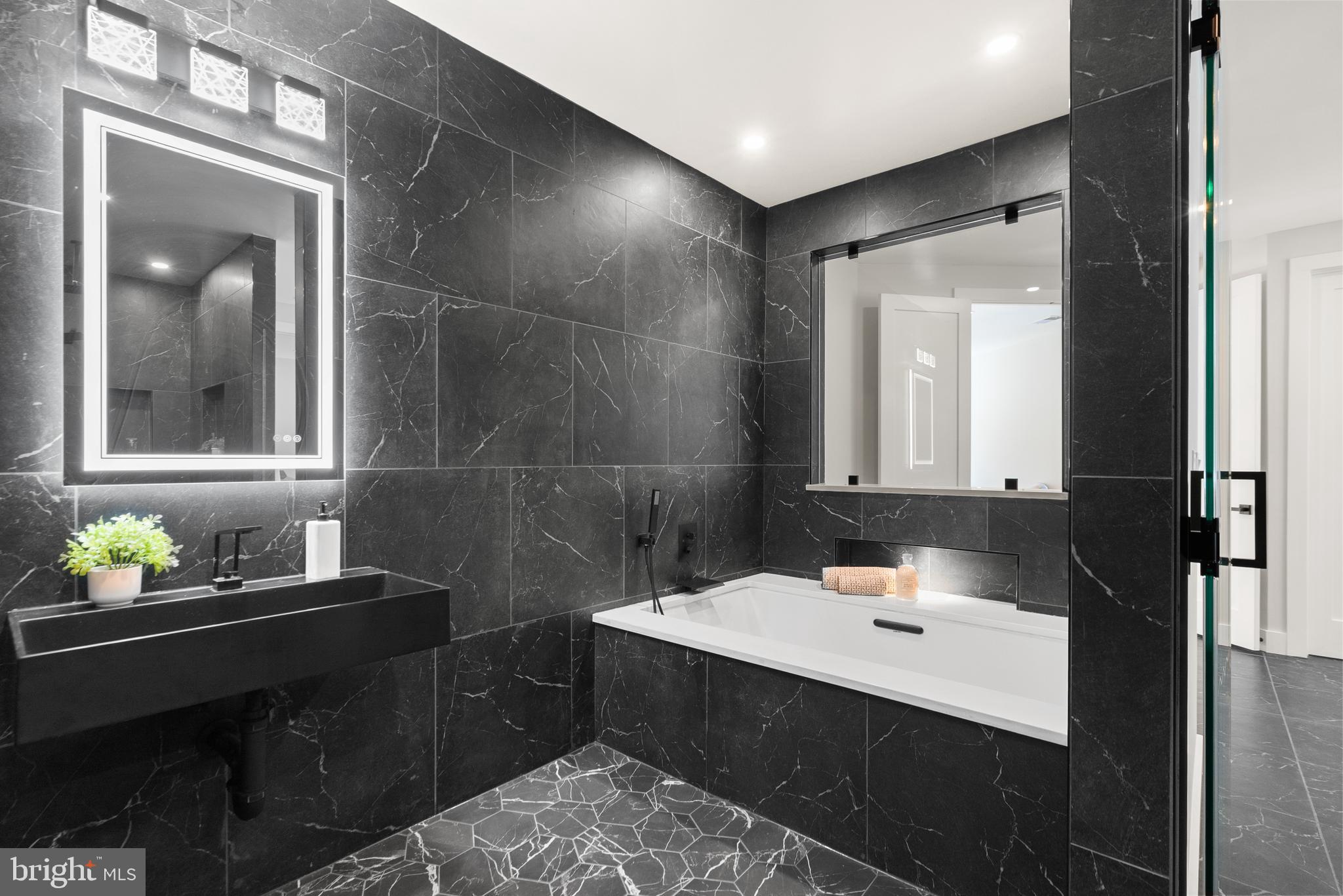 CENTREVILLE FARMS - Residential