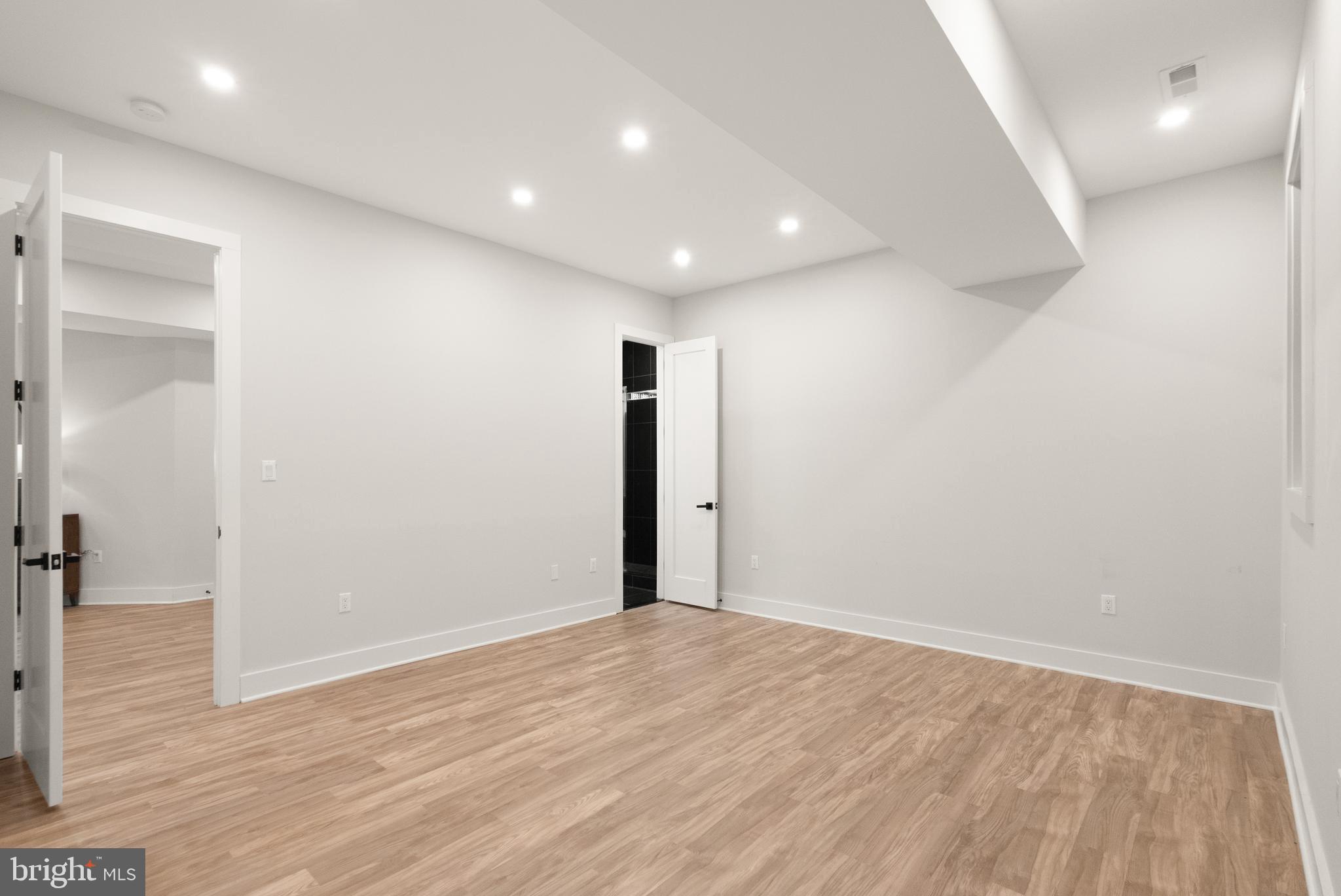 CENTREVILLE FARMS - Residential