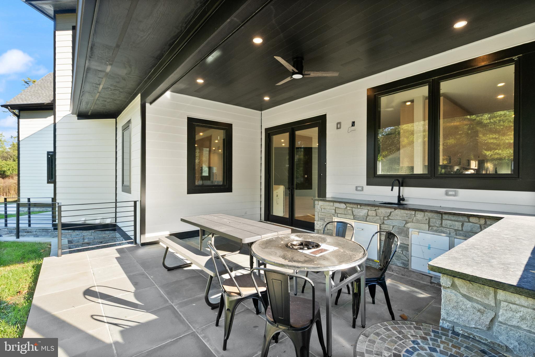 CENTREVILLE FARMS - Residential