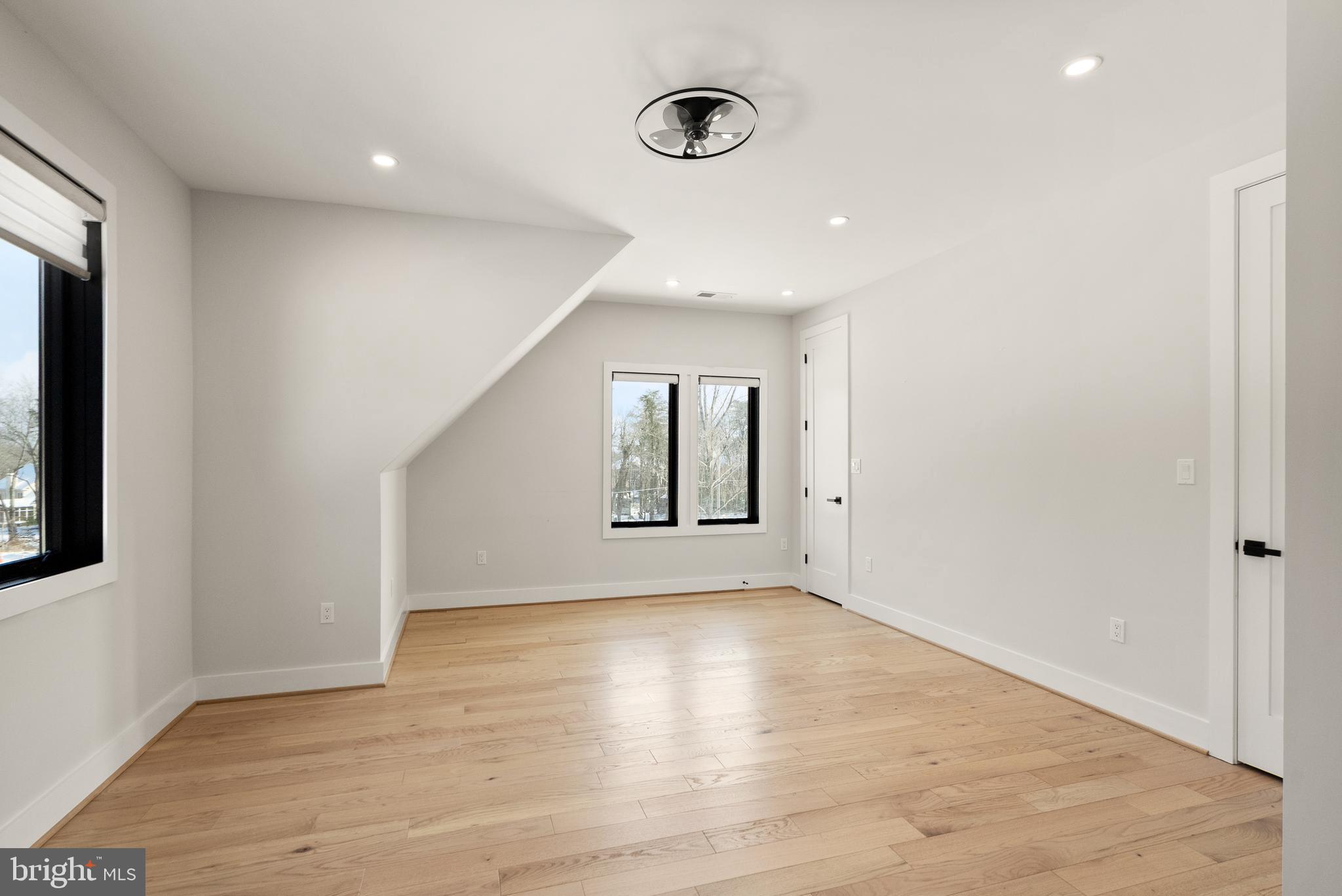 CENTREVILLE FARMS - Residential