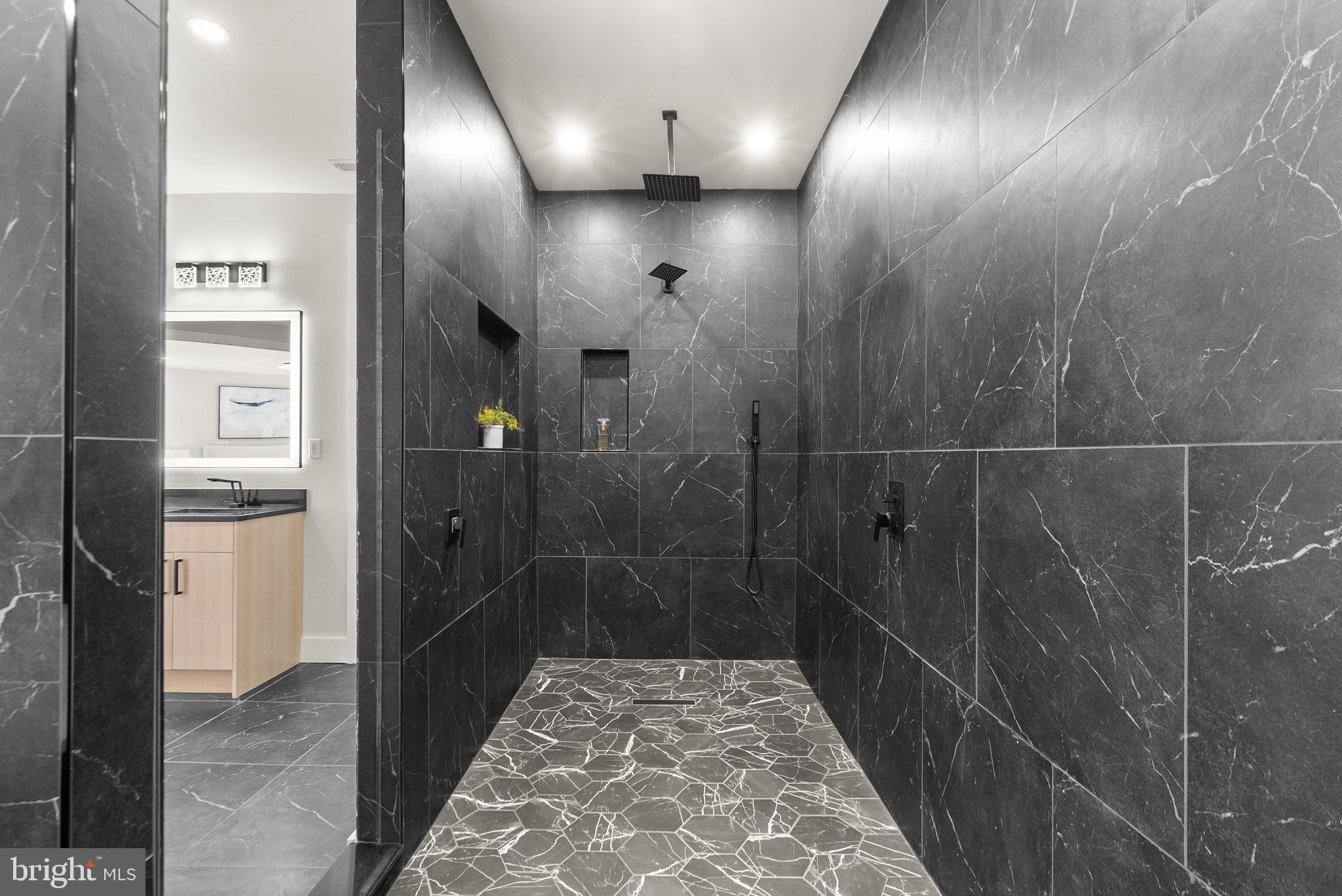 CENTREVILLE FARMS - Residential