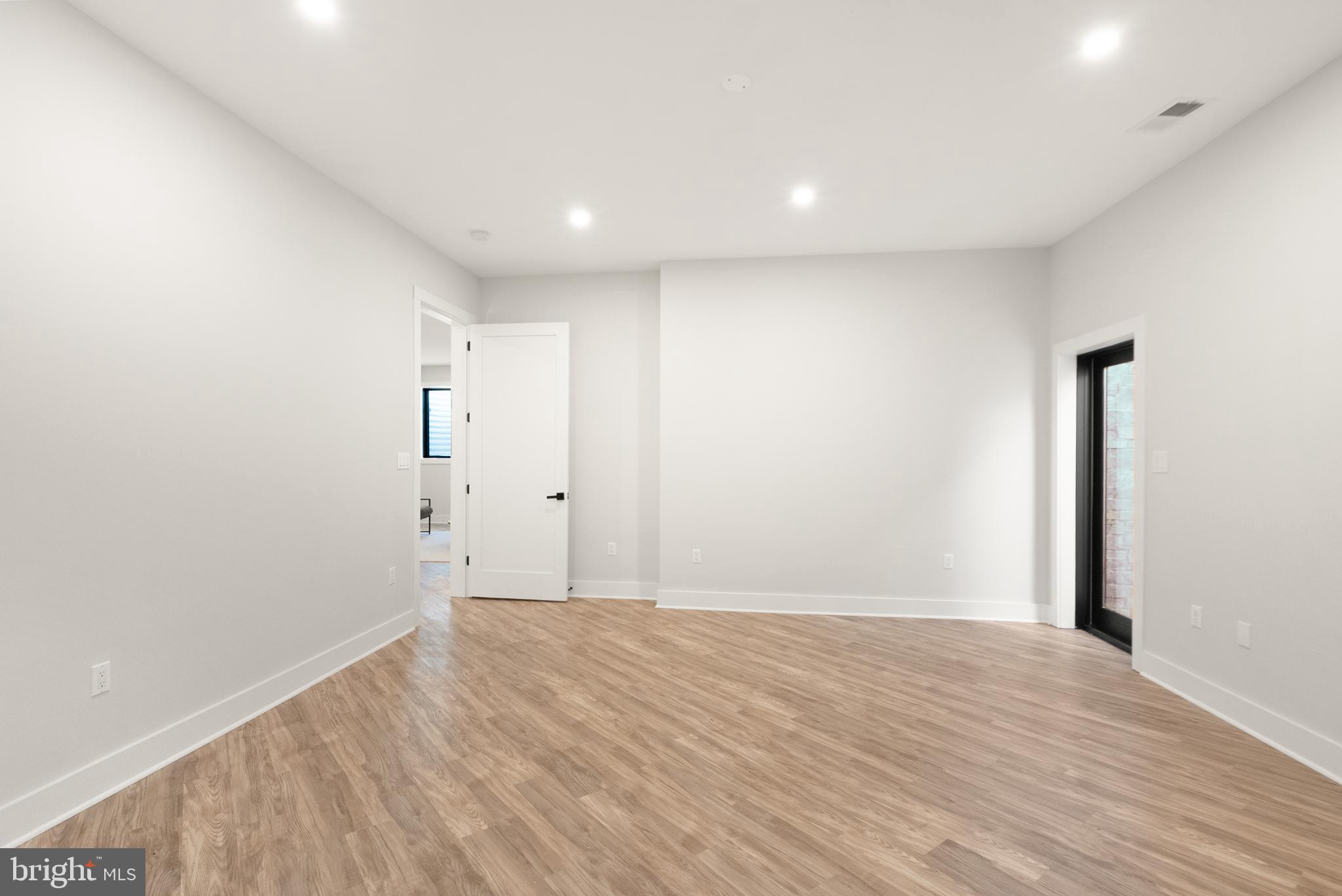 CENTREVILLE FARMS - Residential