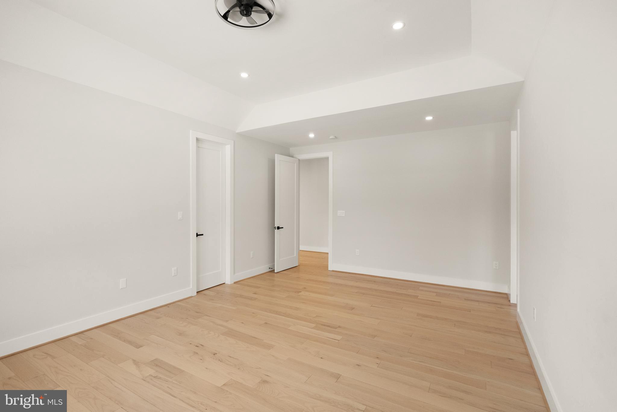 CENTREVILLE FARMS - Residential