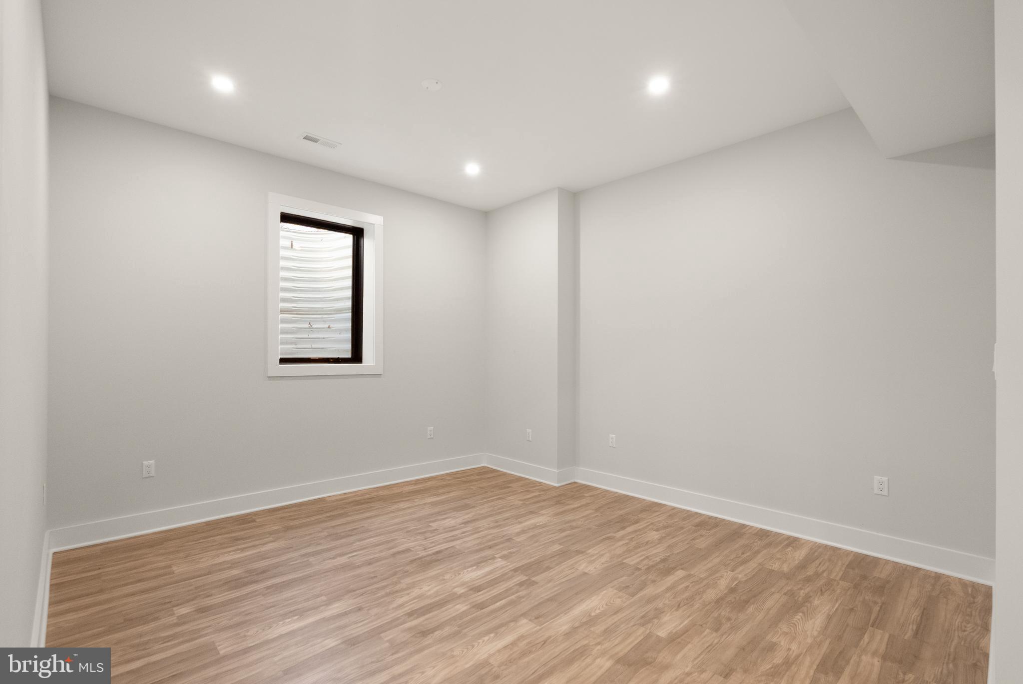 CENTREVILLE FARMS - Residential