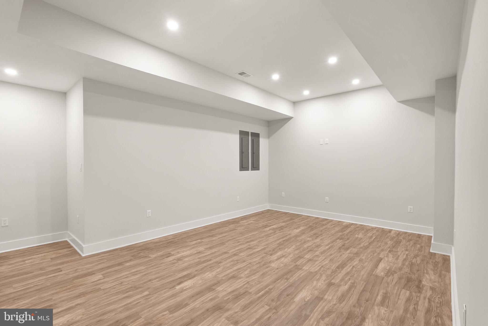 CENTREVILLE FARMS - Residential