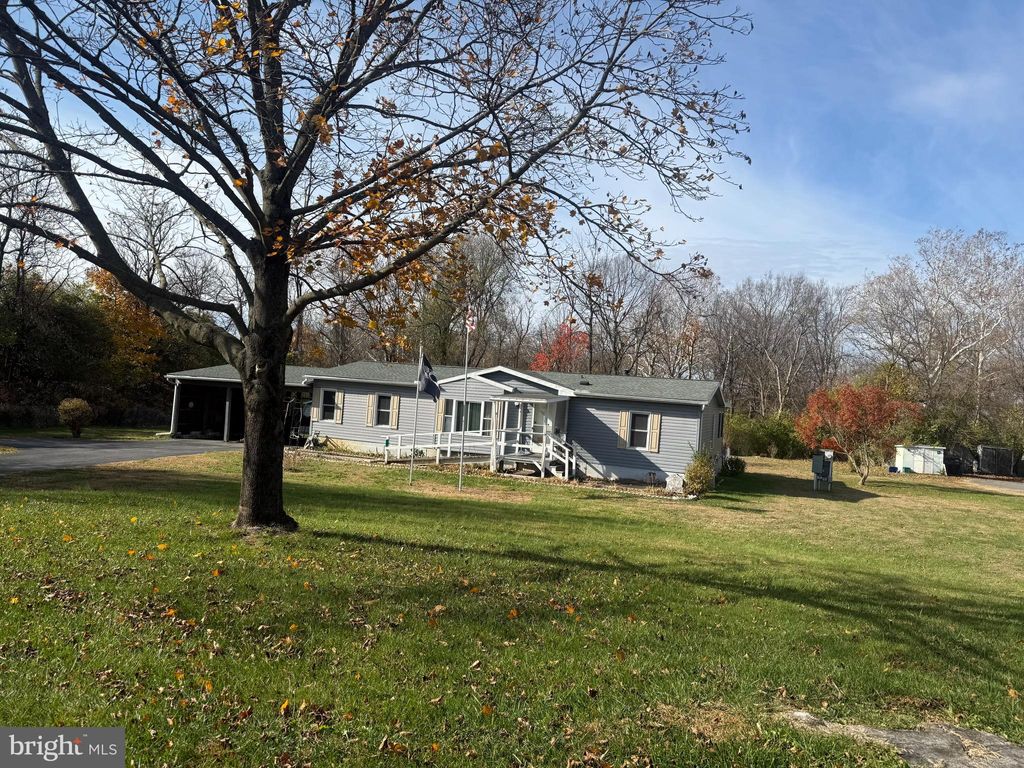 Photo of 610 S Spring Garden St, CARLISLE, PA 17013 (MLS # PACB2048726)