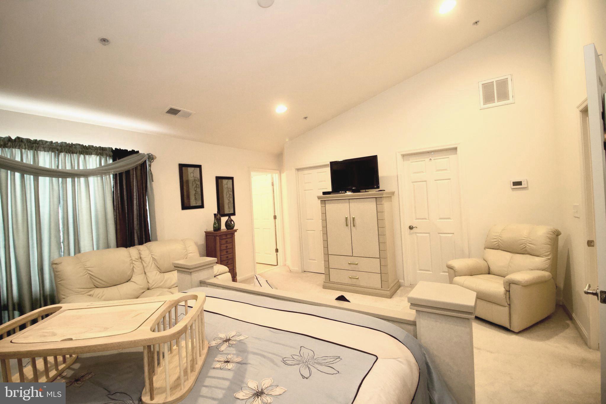 OAK TREE LANDING - Residential