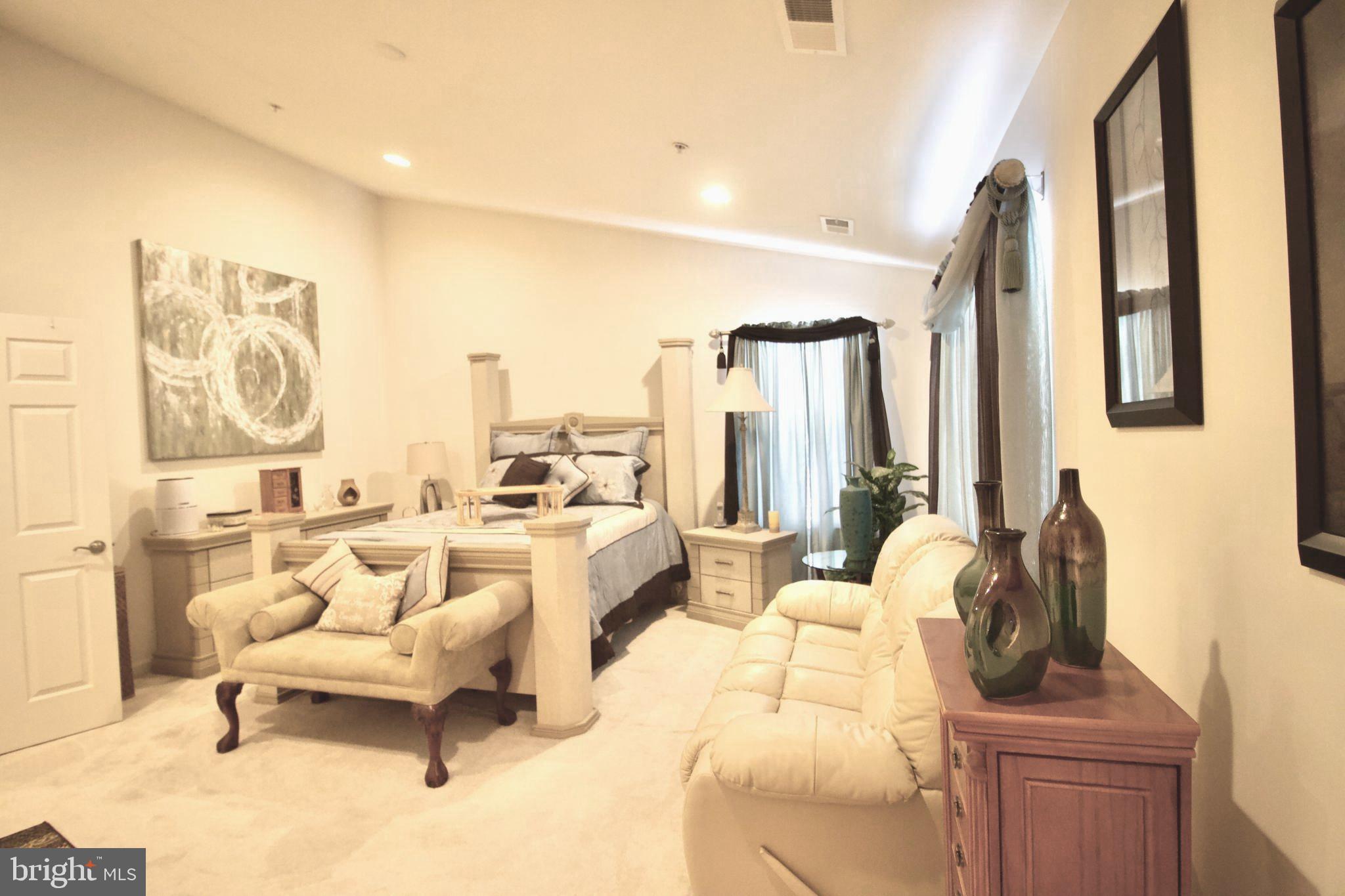 OAK TREE LANDING - Residential