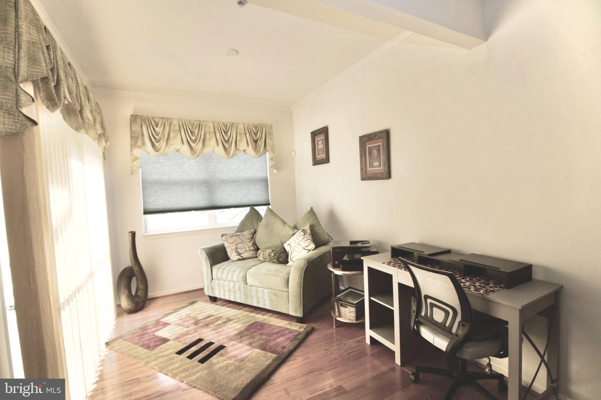 OAK TREE LANDING - Residential