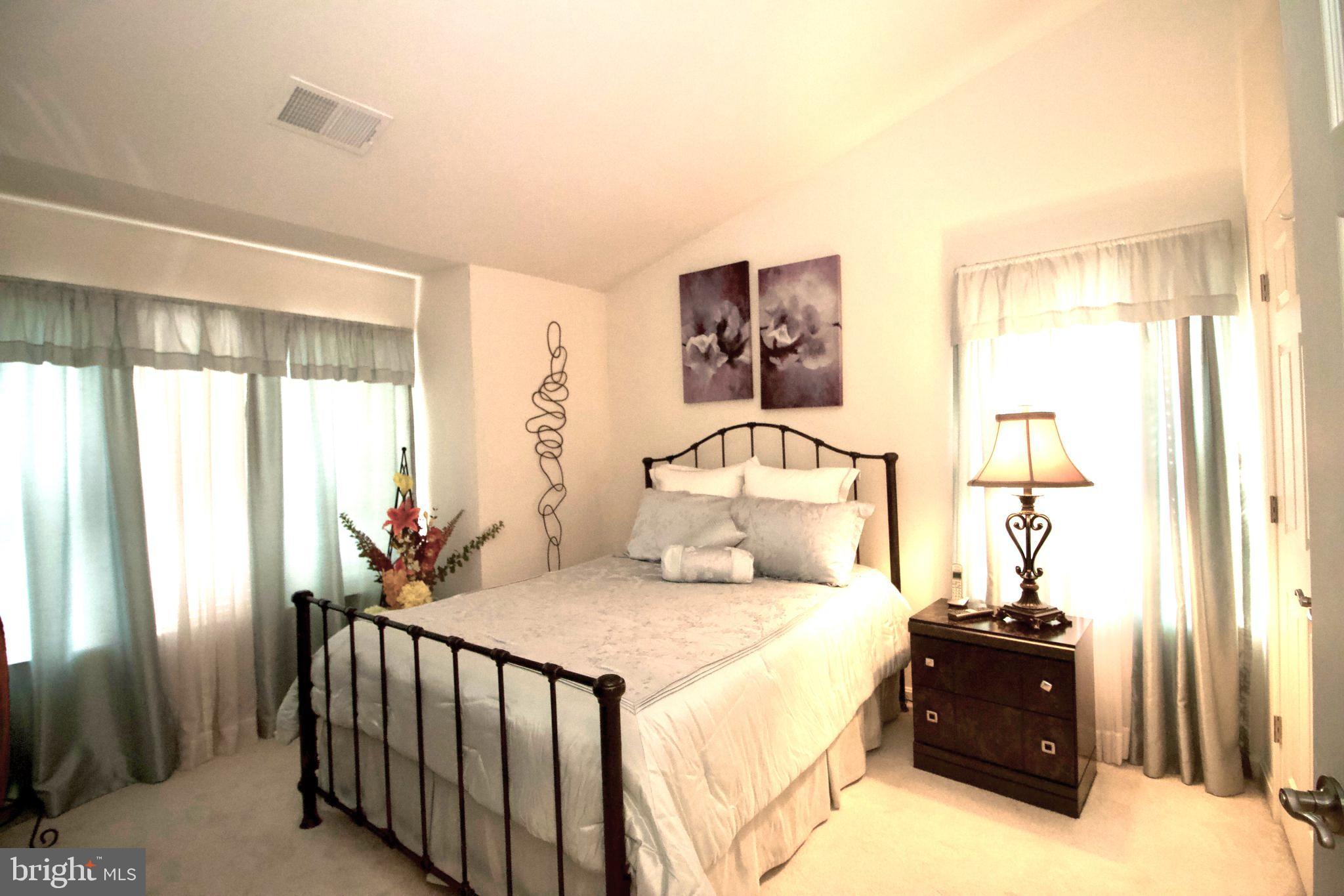 OAK TREE LANDING - Residential