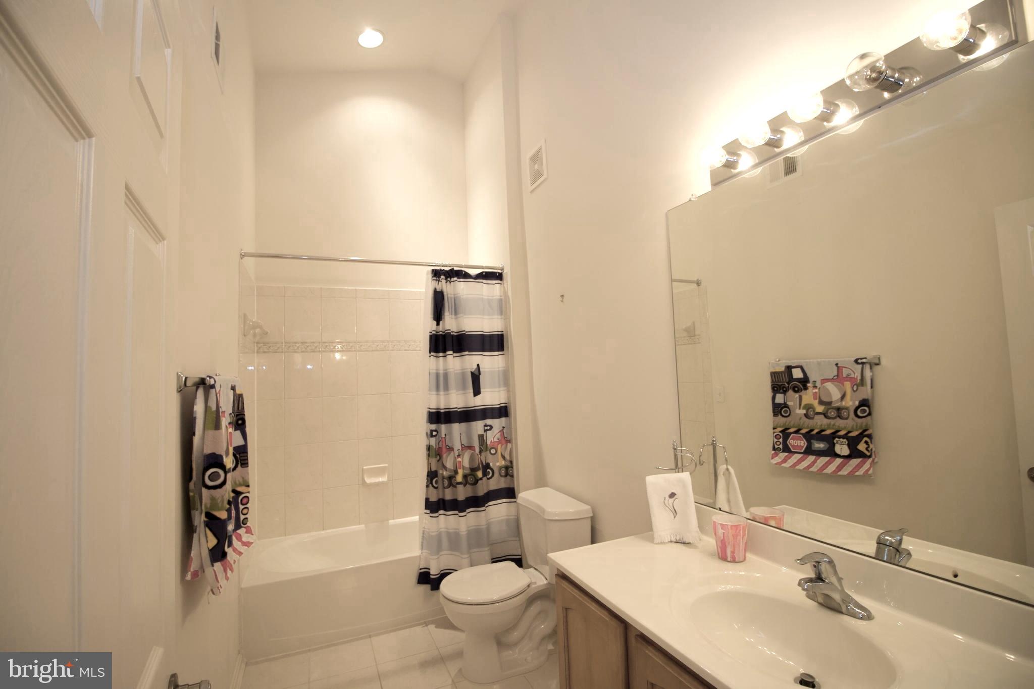 OAK TREE LANDING - Residential