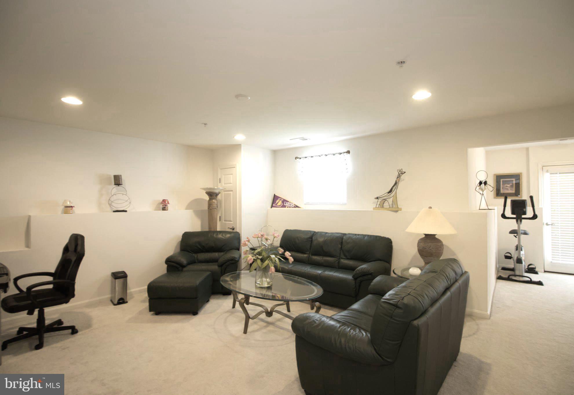 OAK TREE LANDING - Residential