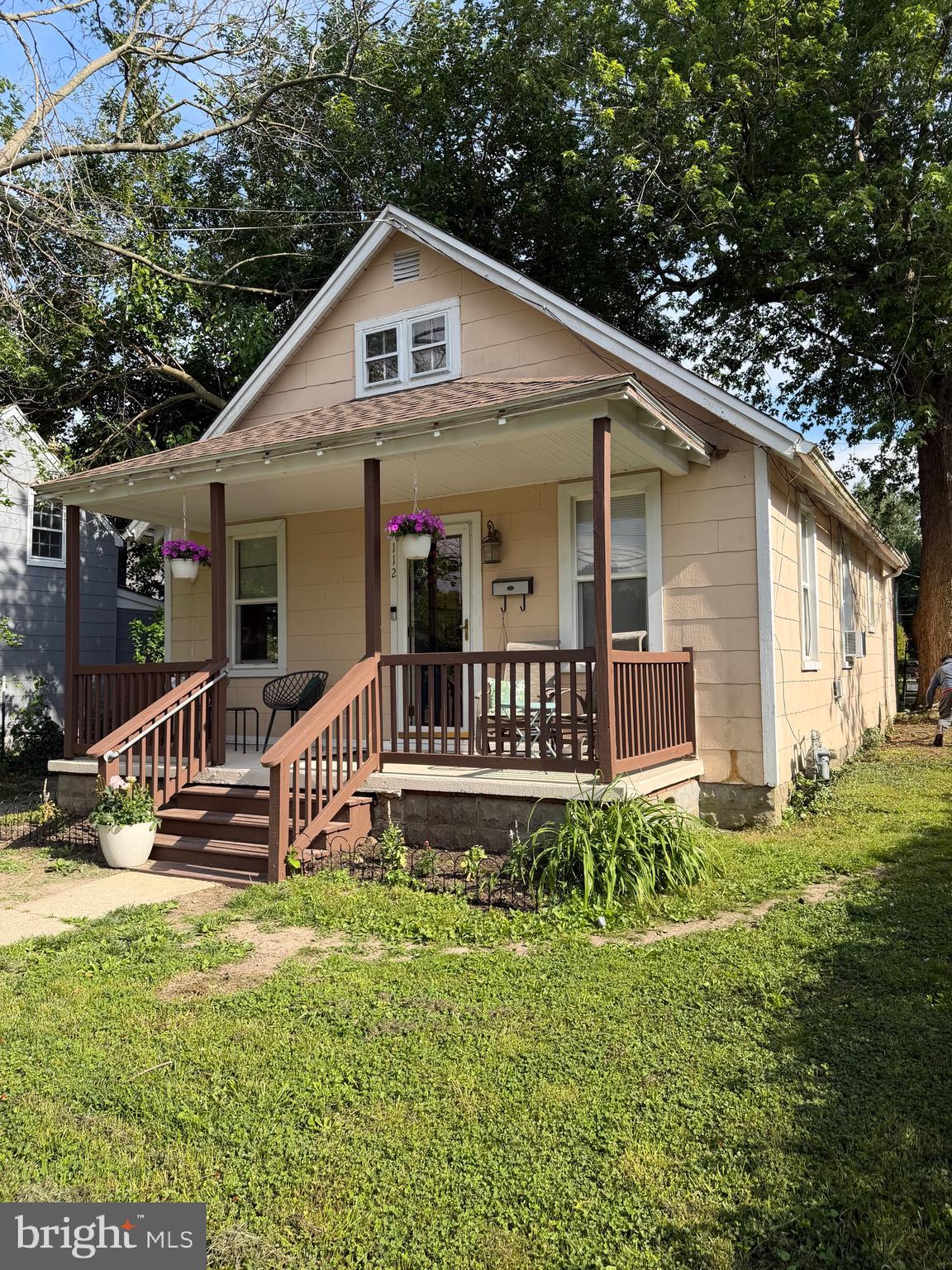 112 GLENWOOD AVENUE W