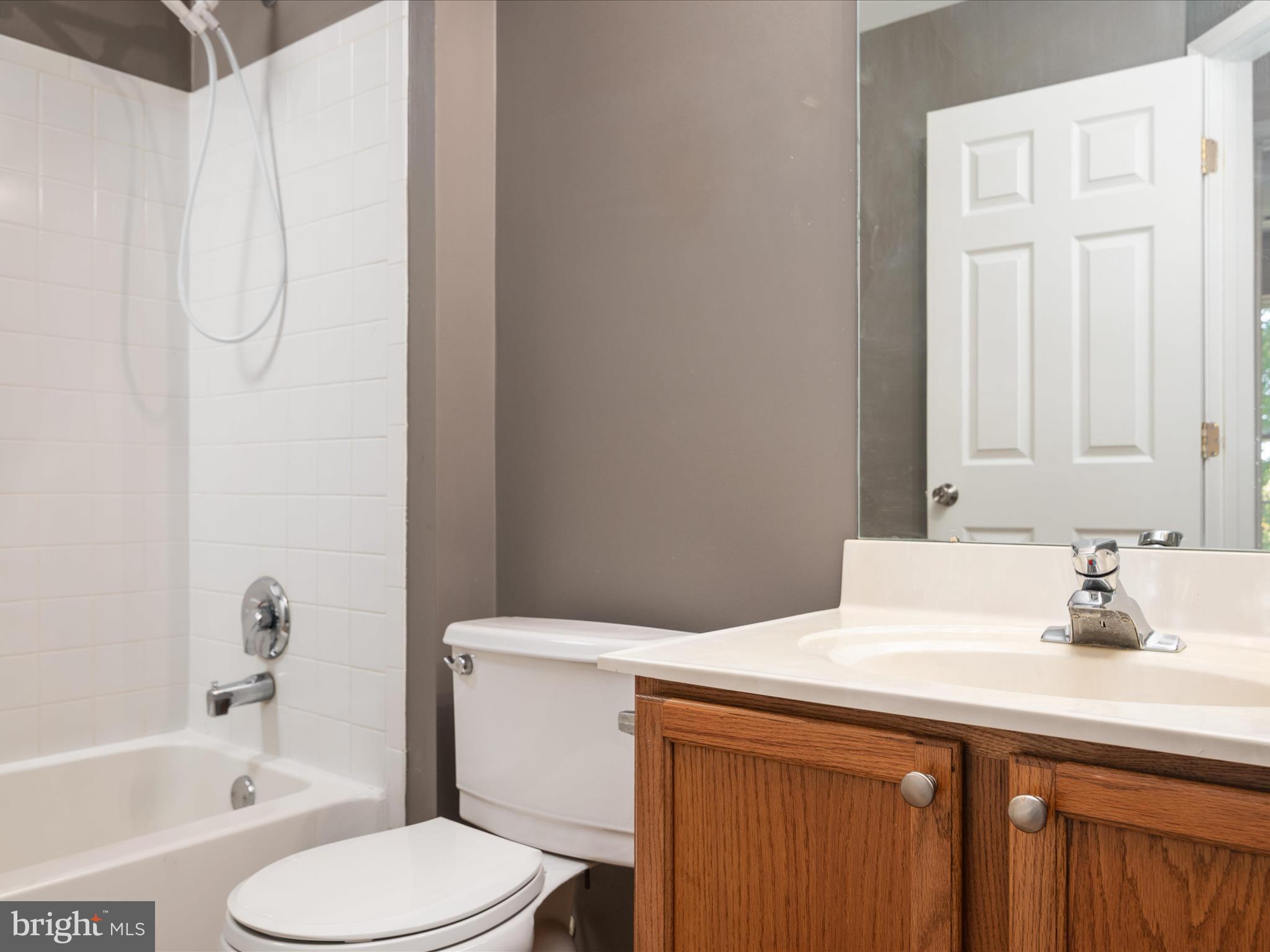 SEVEN OAKS - Residential