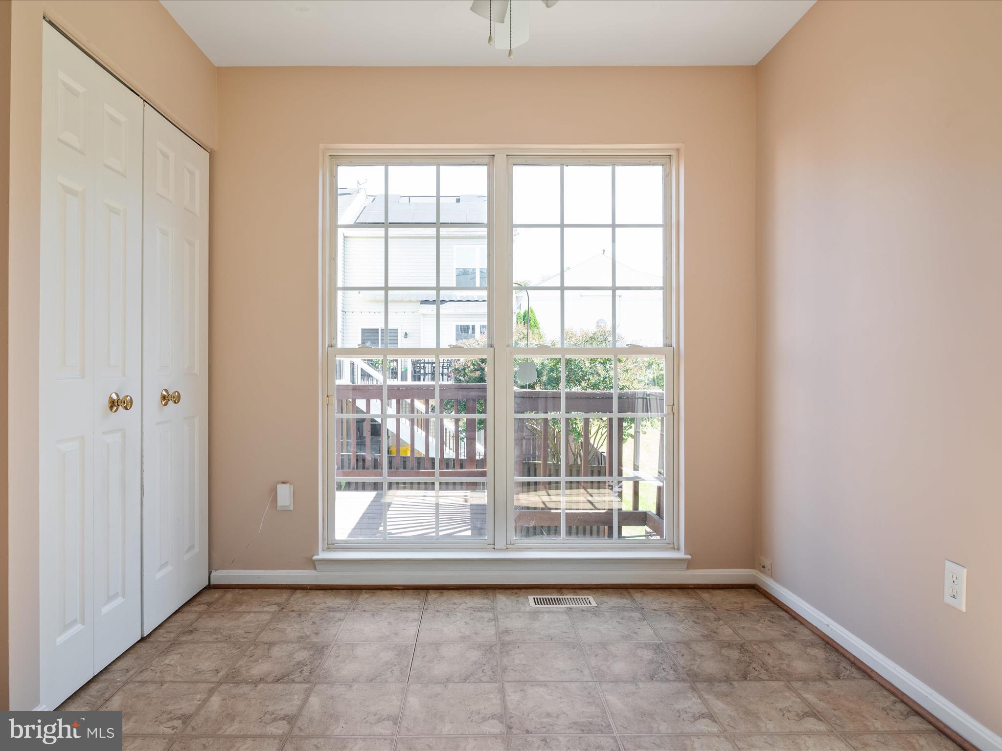 SEVEN OAKS - Residential