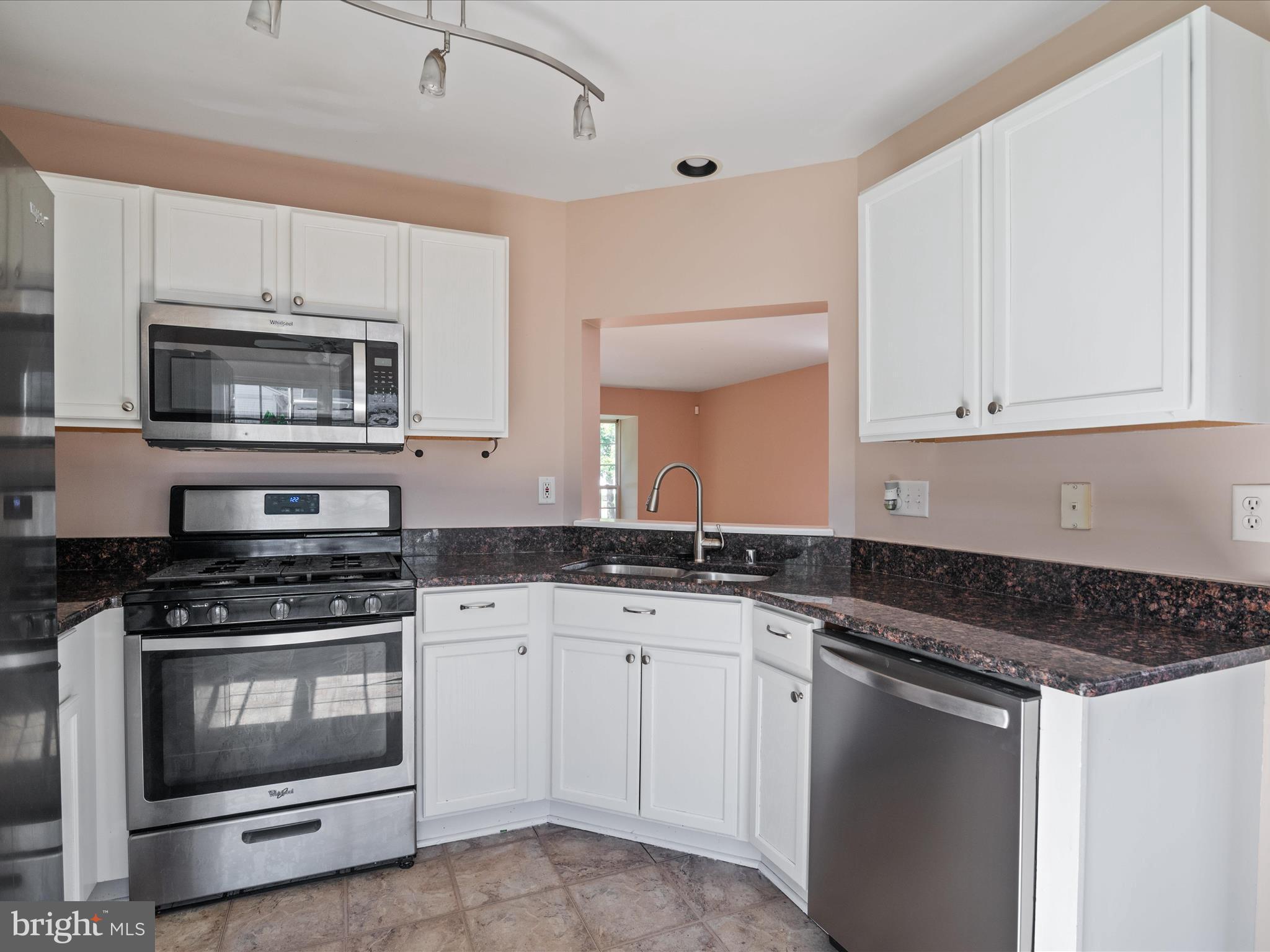 SEVEN OAKS - Residential