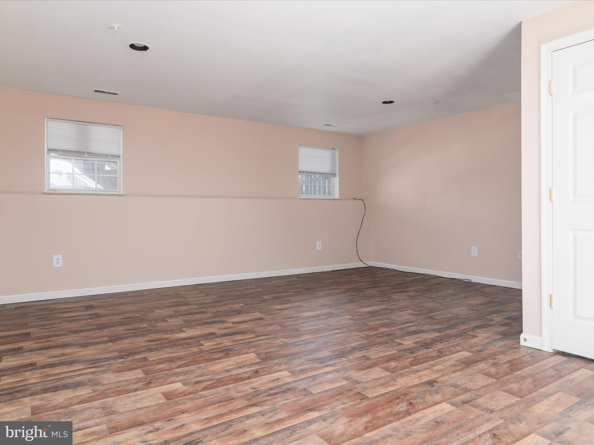 SEVEN OAKS - Residential