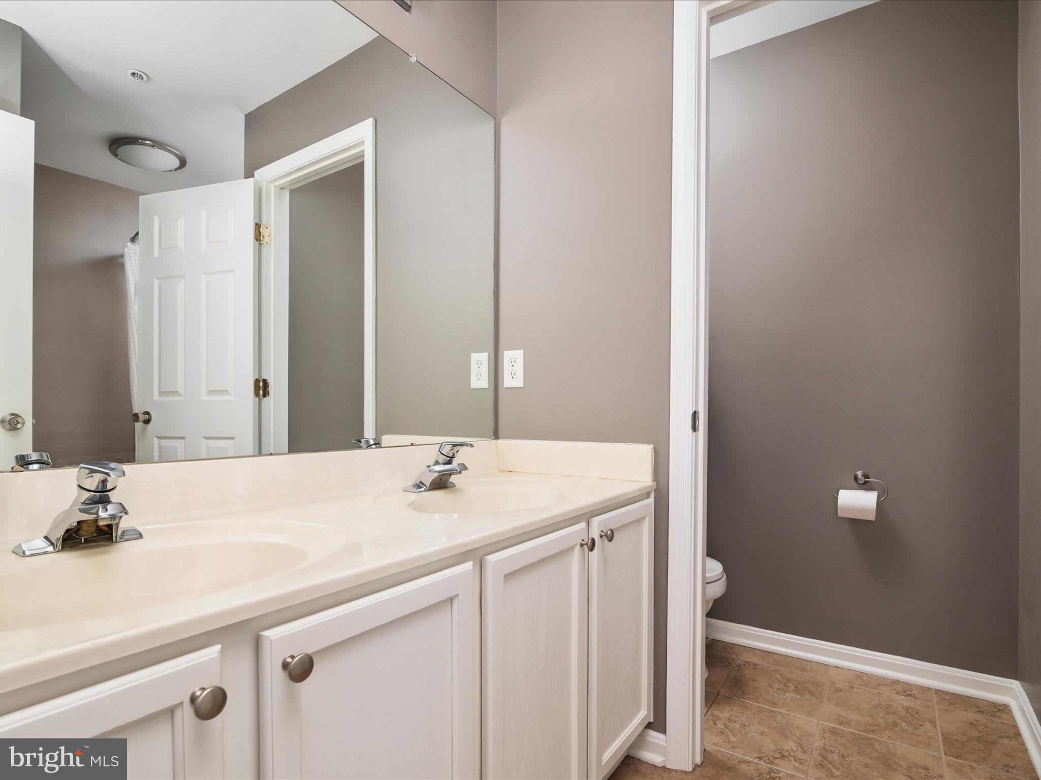 SEVEN OAKS - Residential