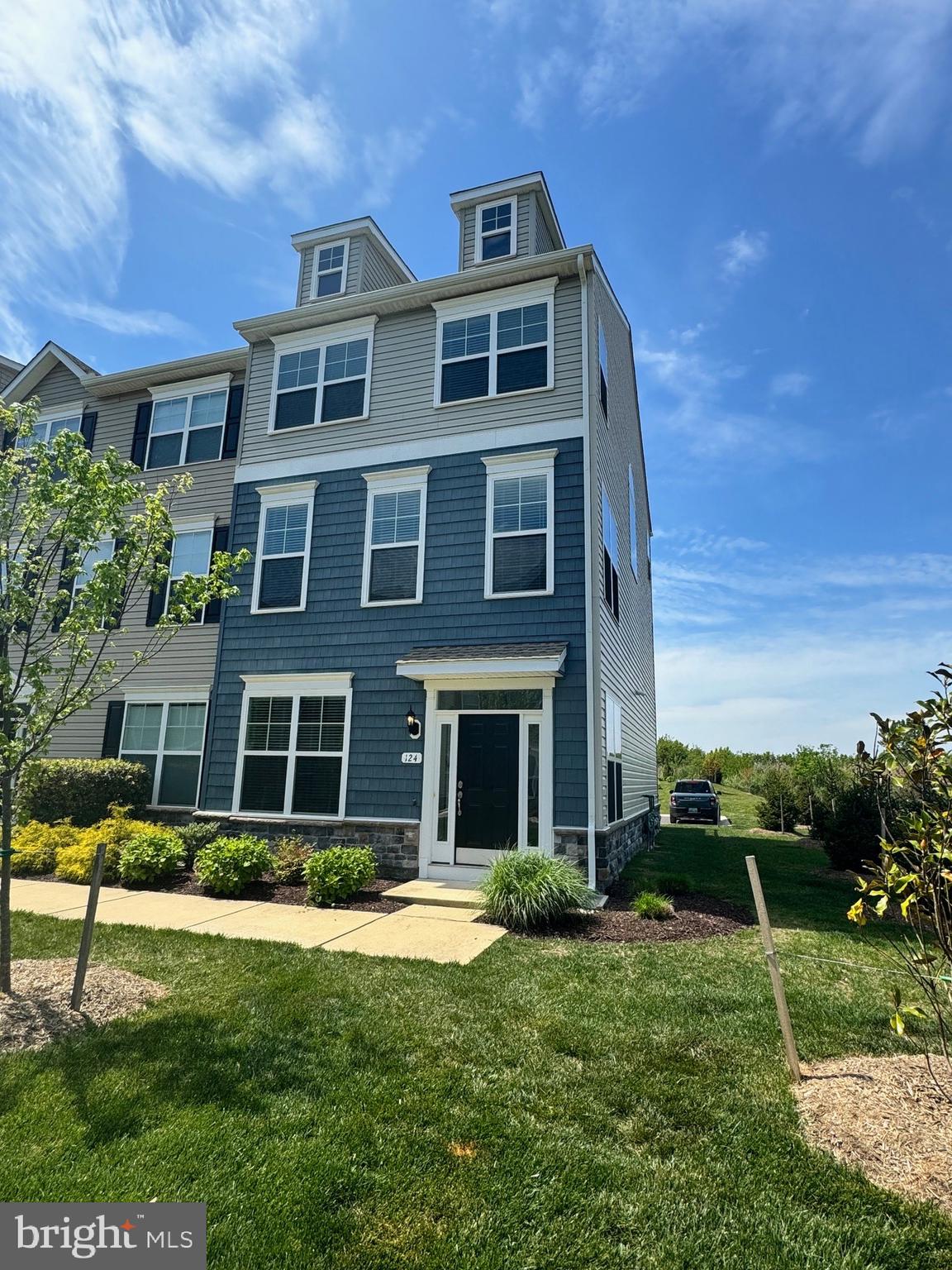 ELLENDALE - Residential Lease