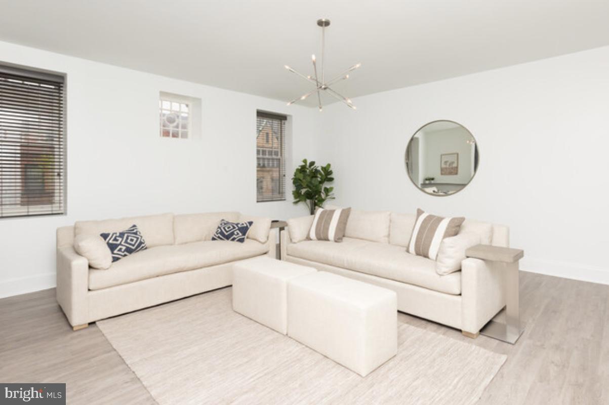 MOUNT VERNON PLACE HISTORIC DISTRICT - Residential Lease