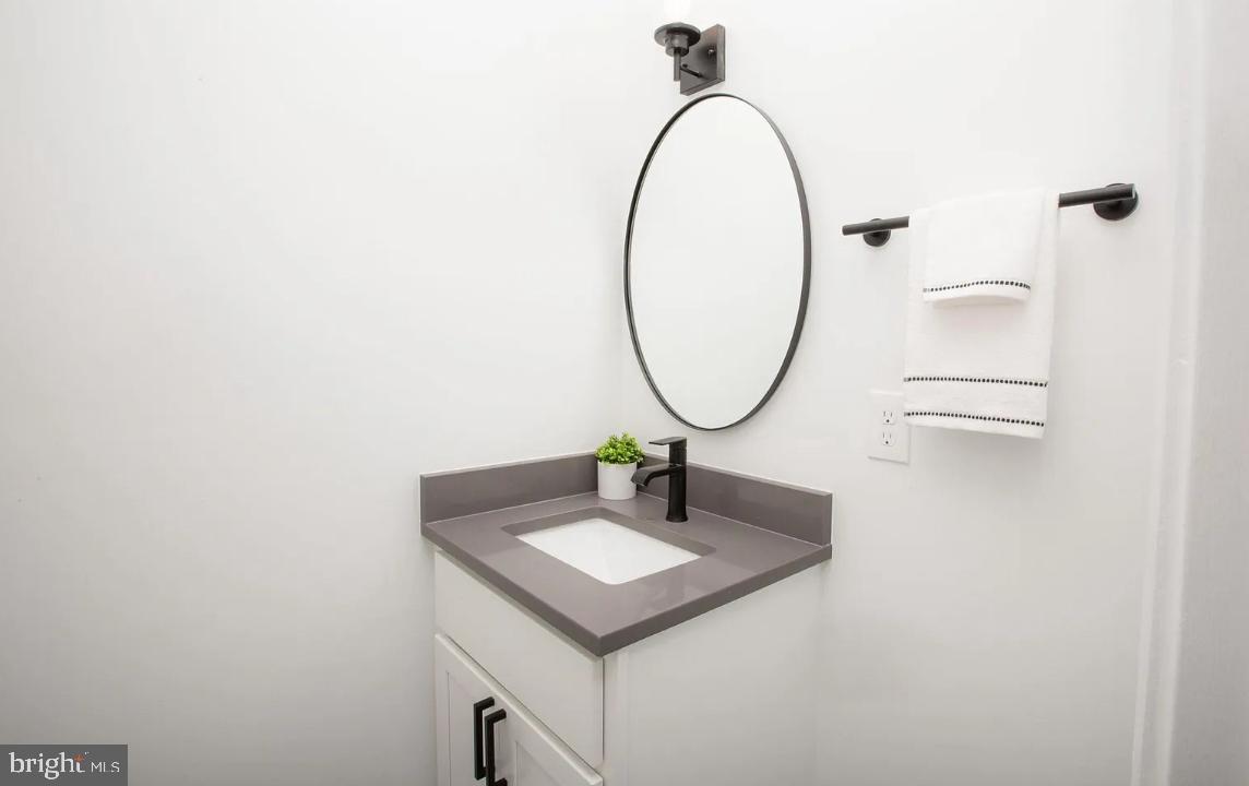 MOUNT VERNON PLACE HISTORIC DISTRICT - Residential Lease