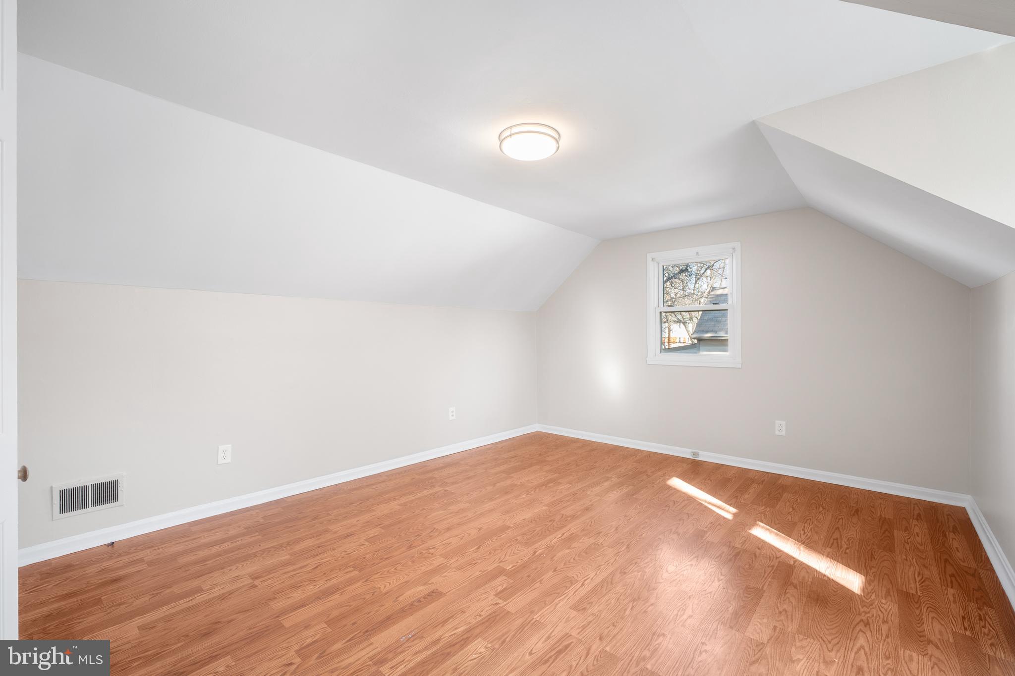 WHEATON WOODS - Residential