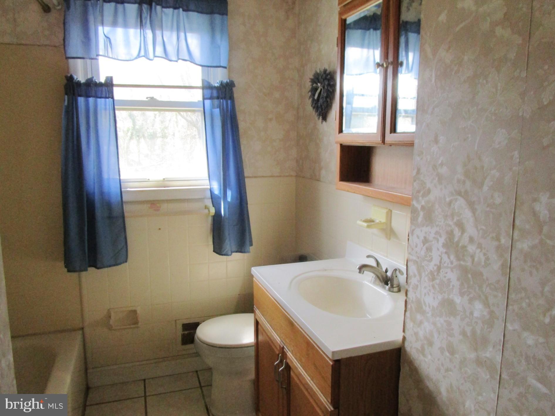 WEST HALETHORPE - Residential