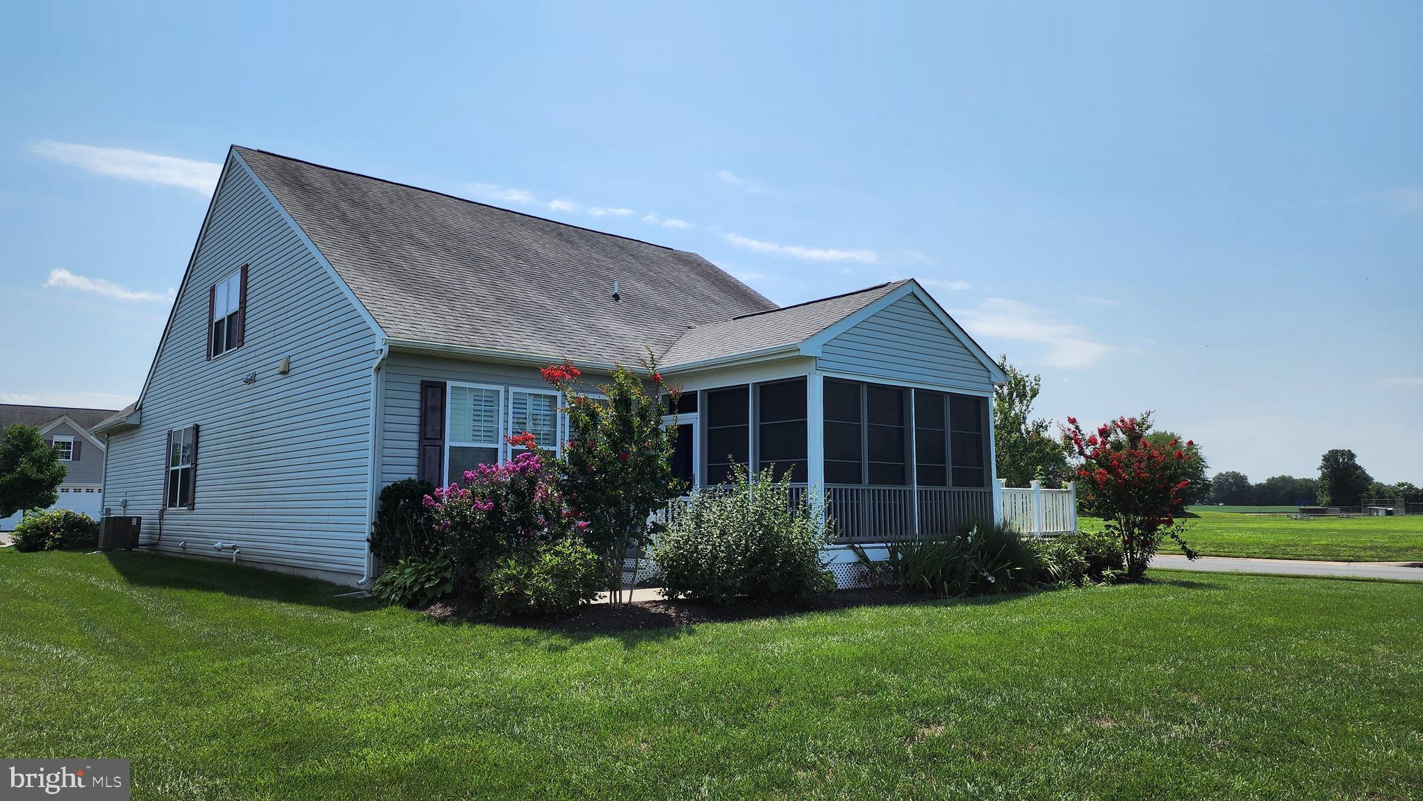 CHAMPIONS CLUB - Residential