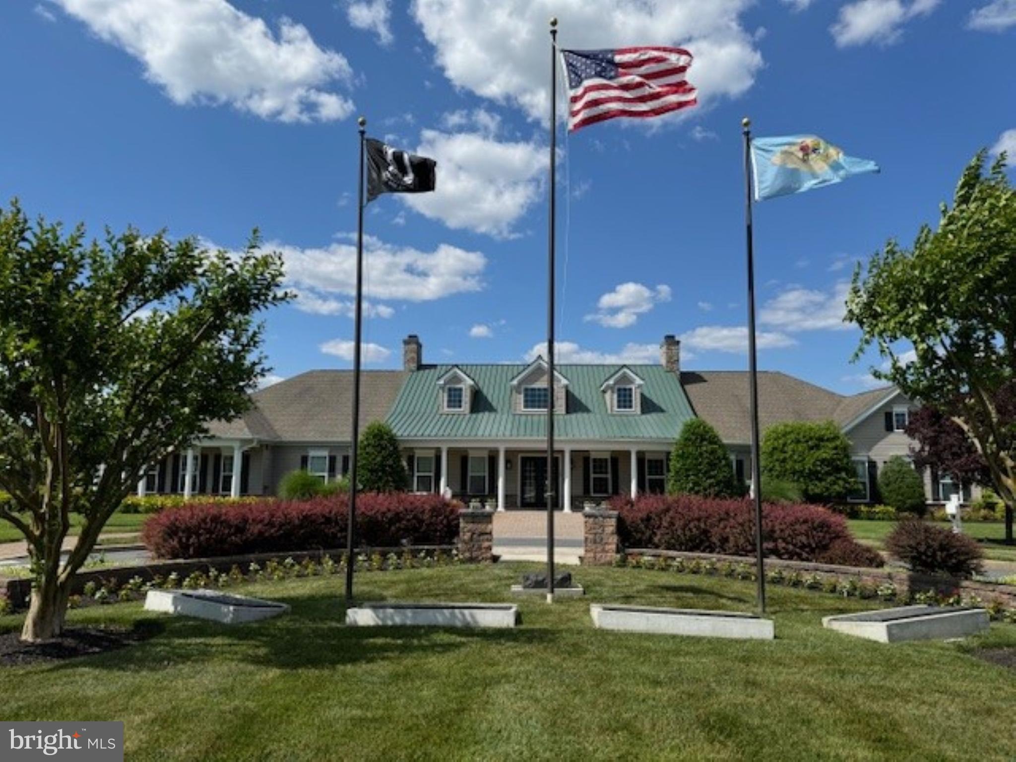 CHAMPIONS CLUB - Residential