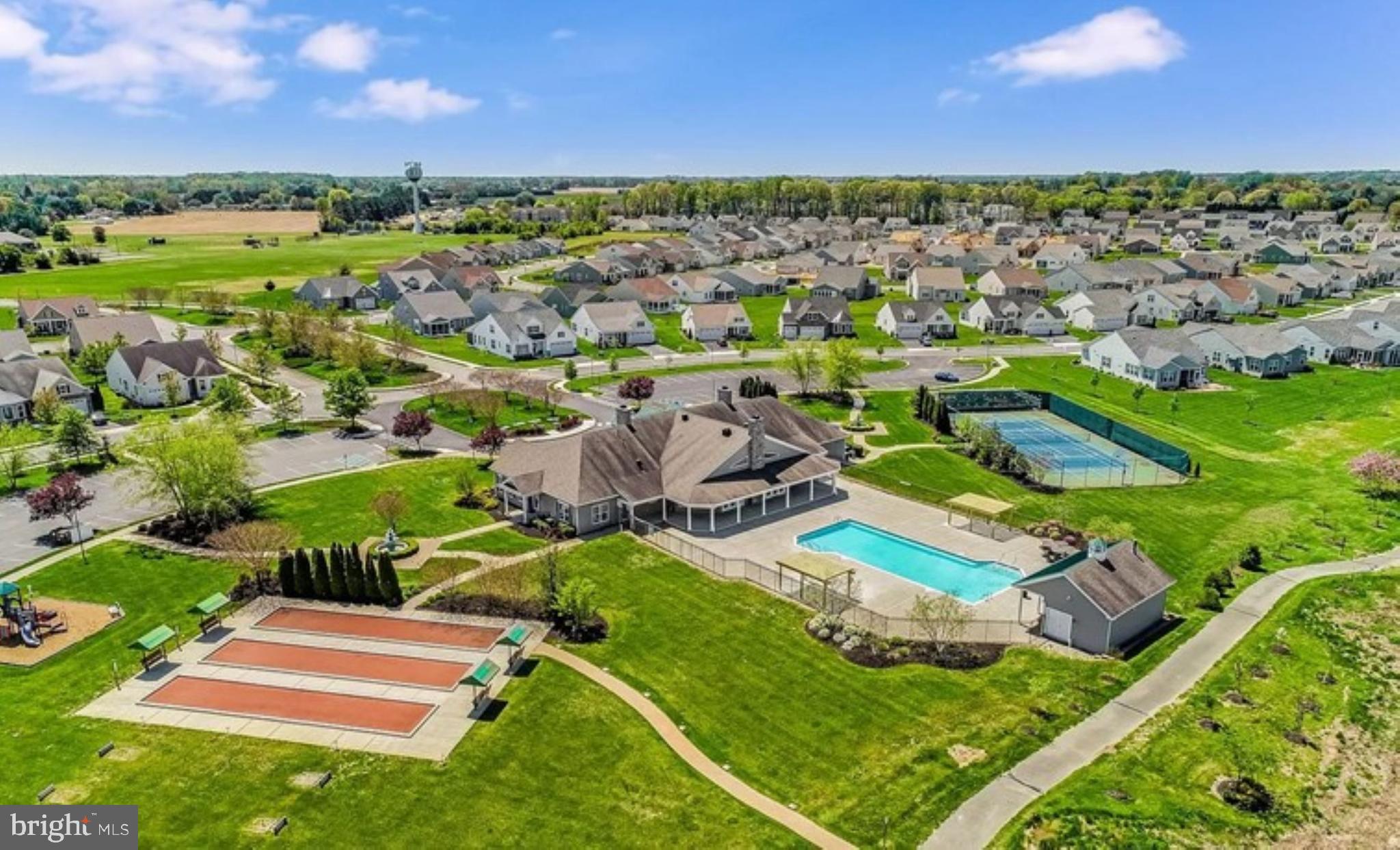 CHAMPIONS CLUB - Residential