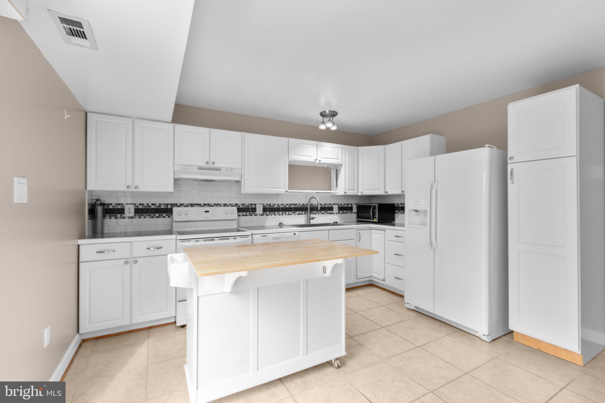 BREEZEWOOD FOREST - Residential