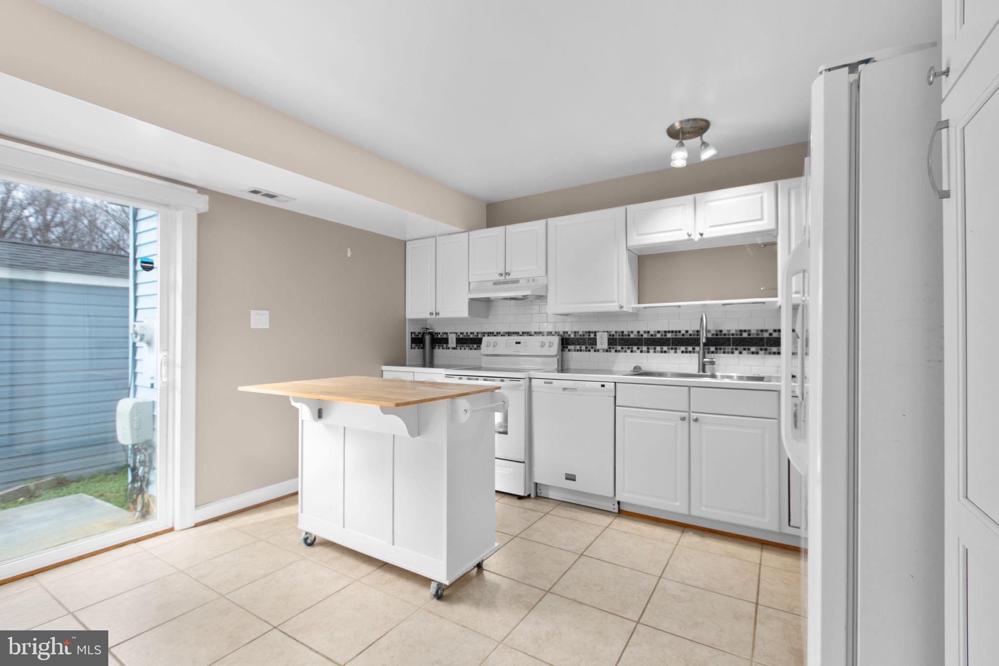 BREEZEWOOD FOREST - Residential