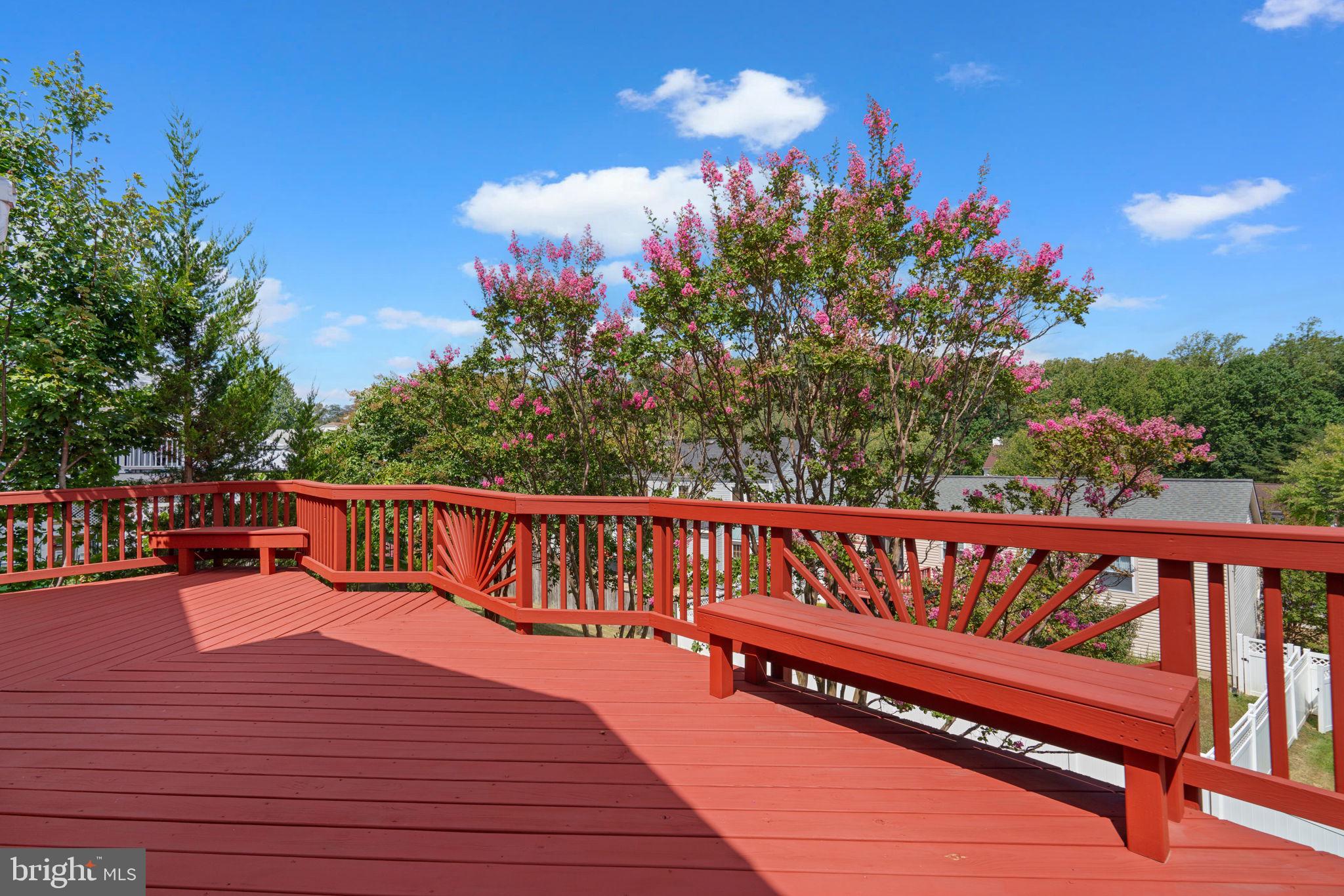 SADDLE CREEK - Residential