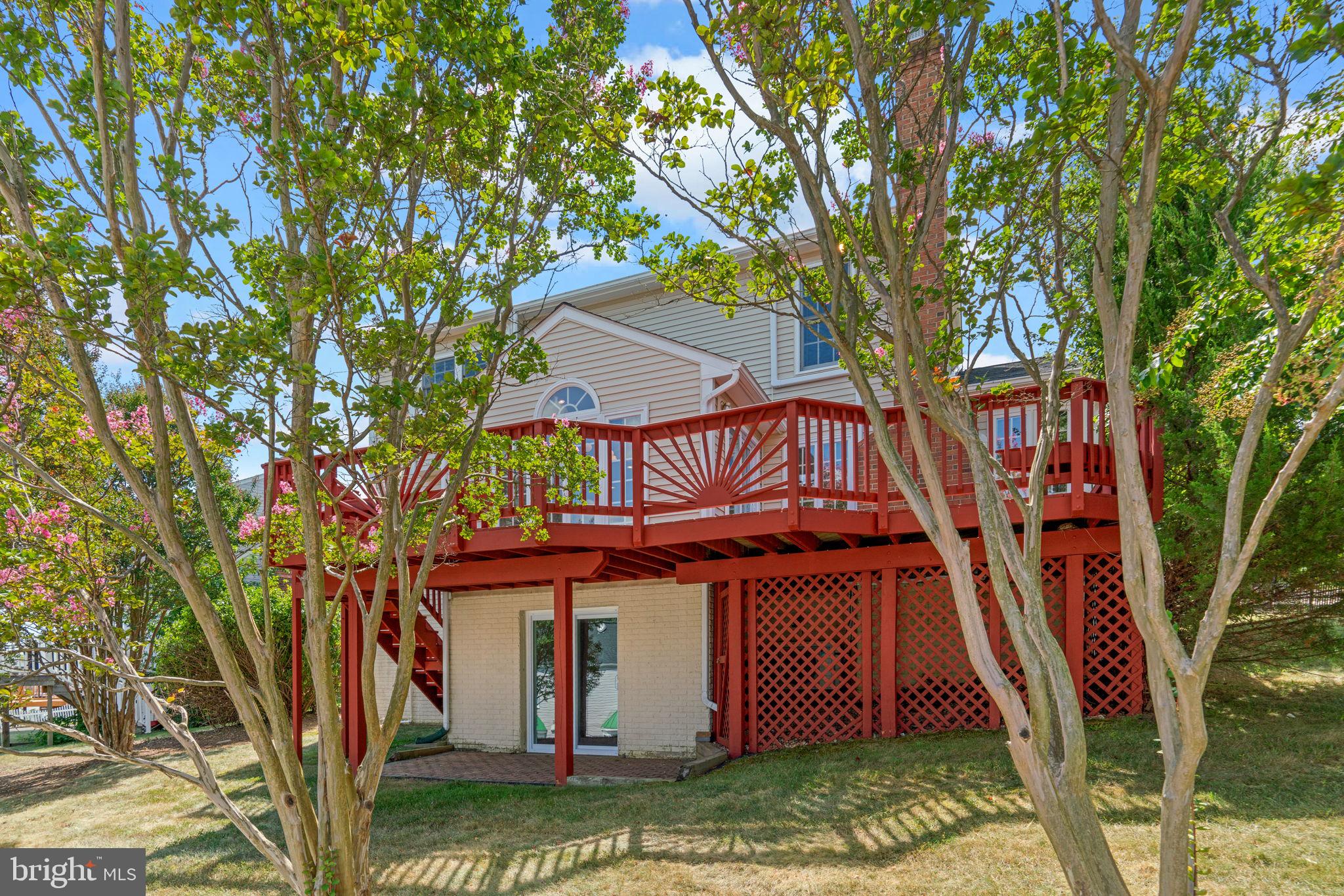 SADDLE CREEK - Residential