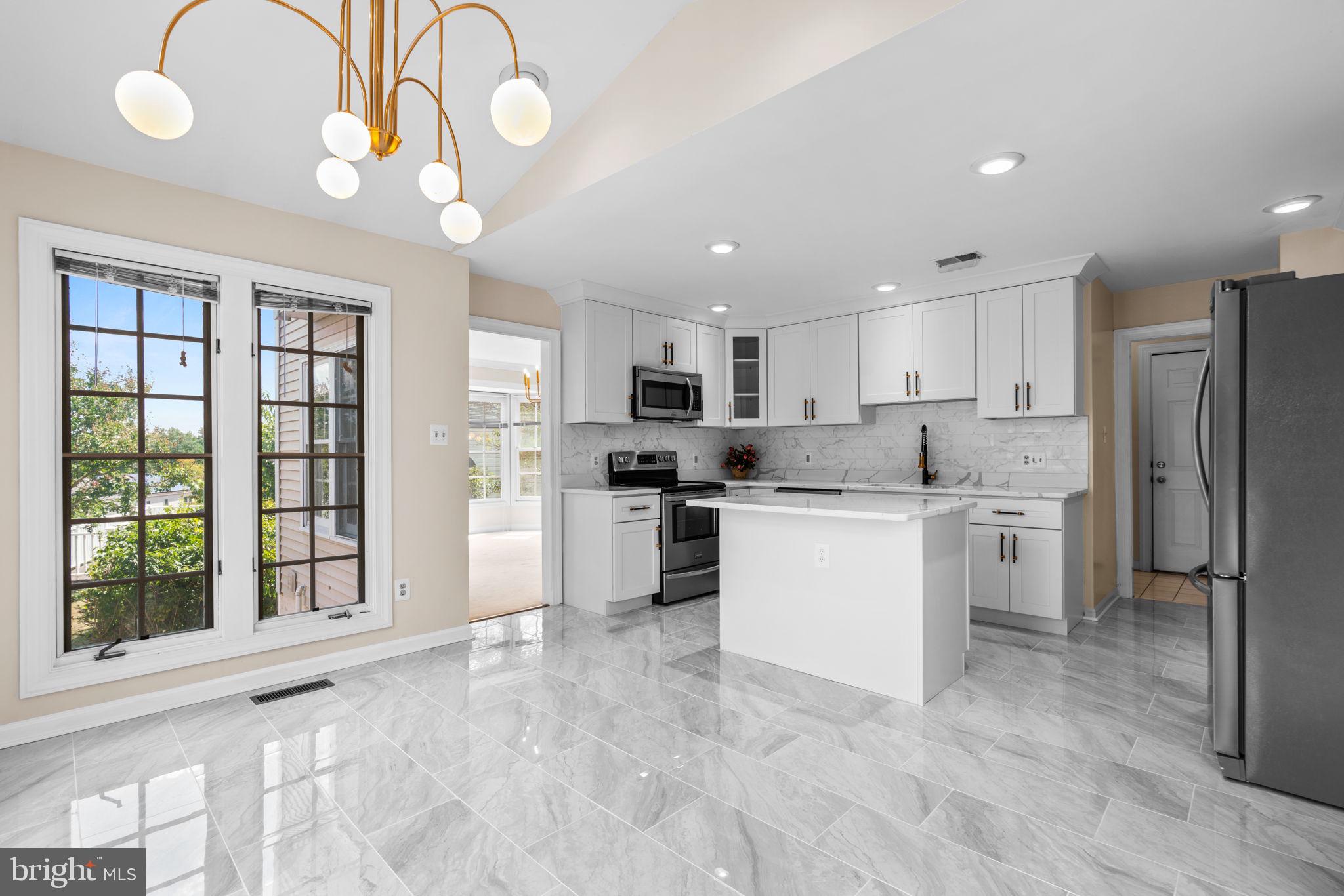 SADDLE CREEK - Residential