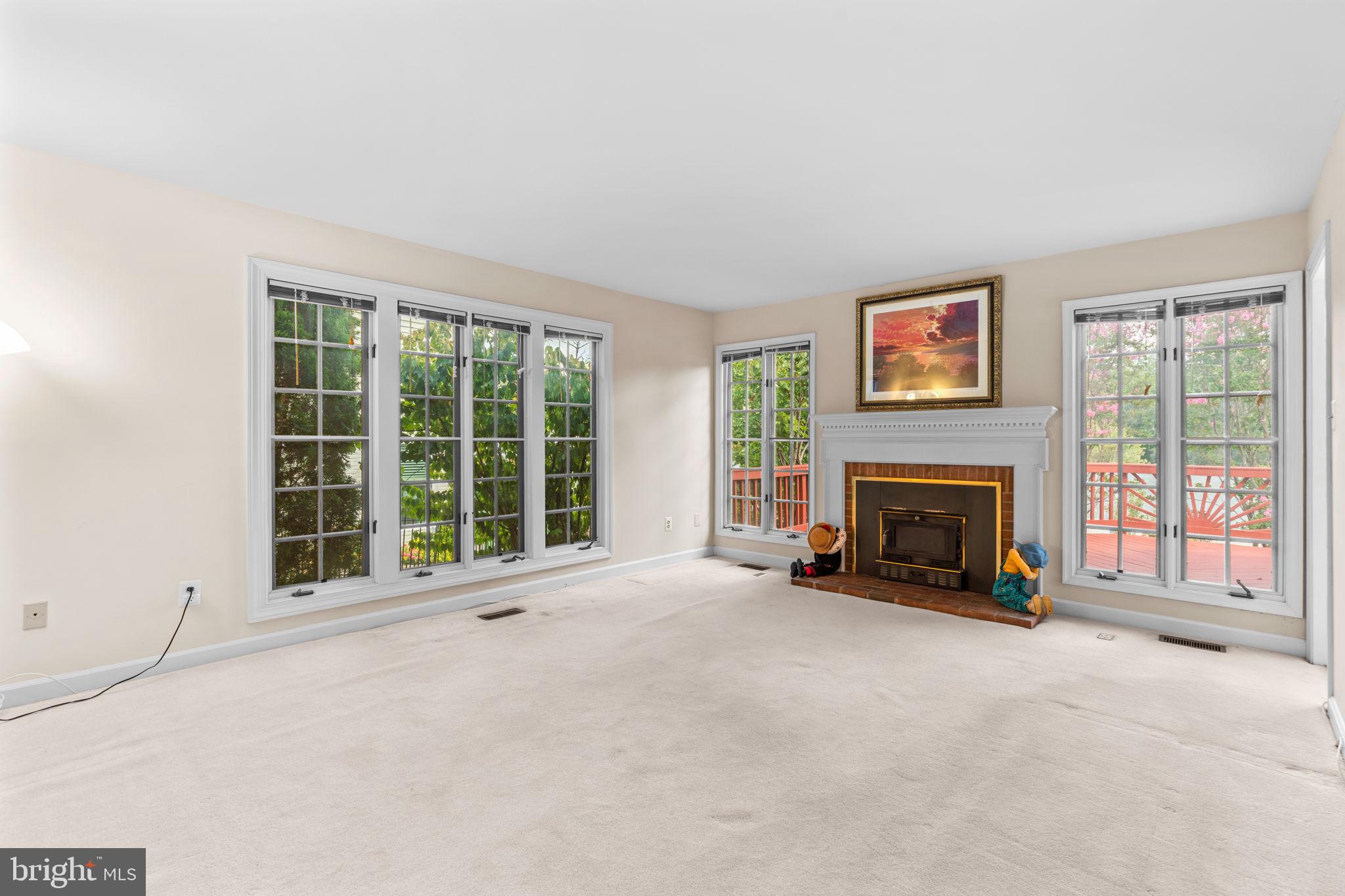 SADDLE CREEK - Residential