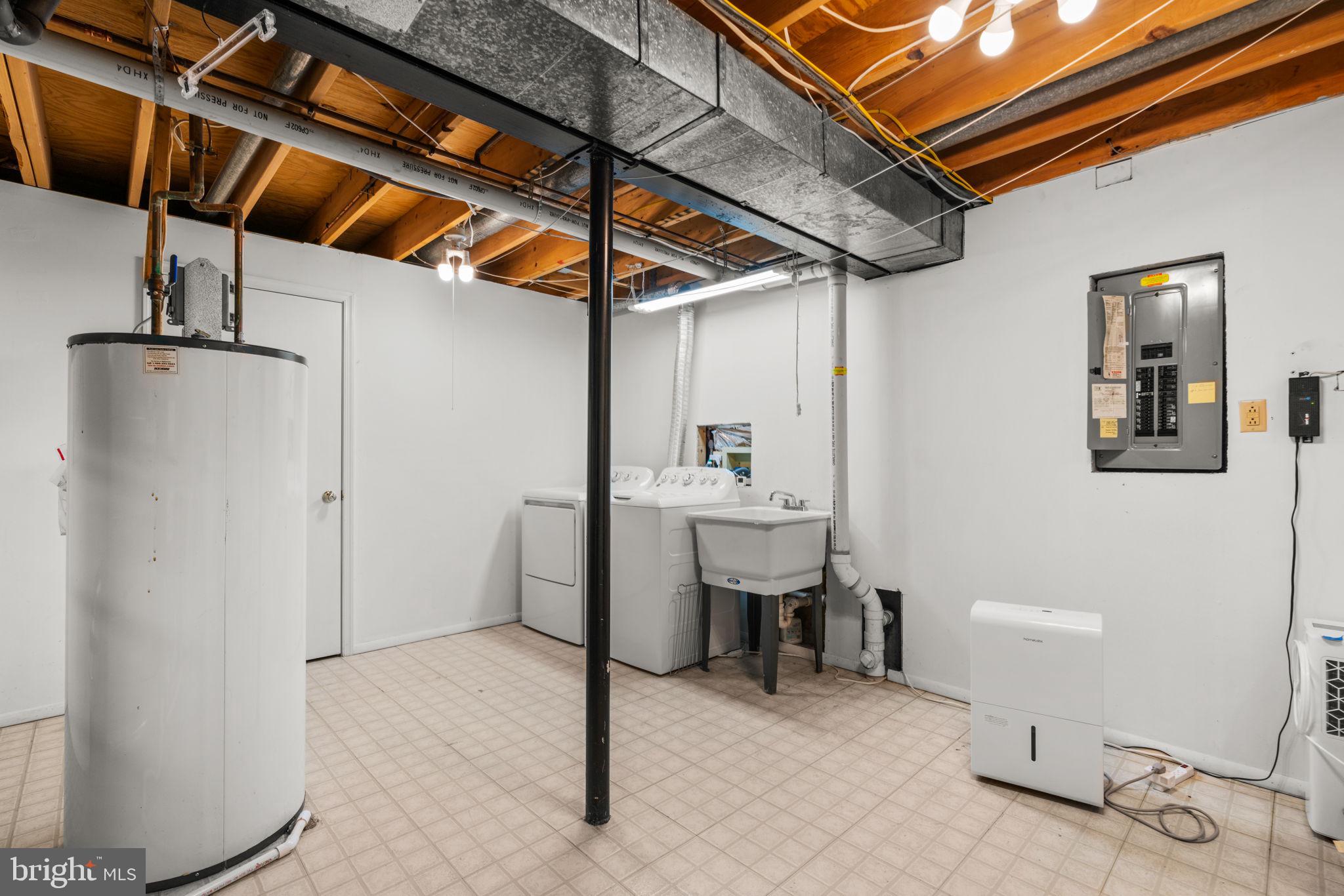 SADDLE CREEK - Residential