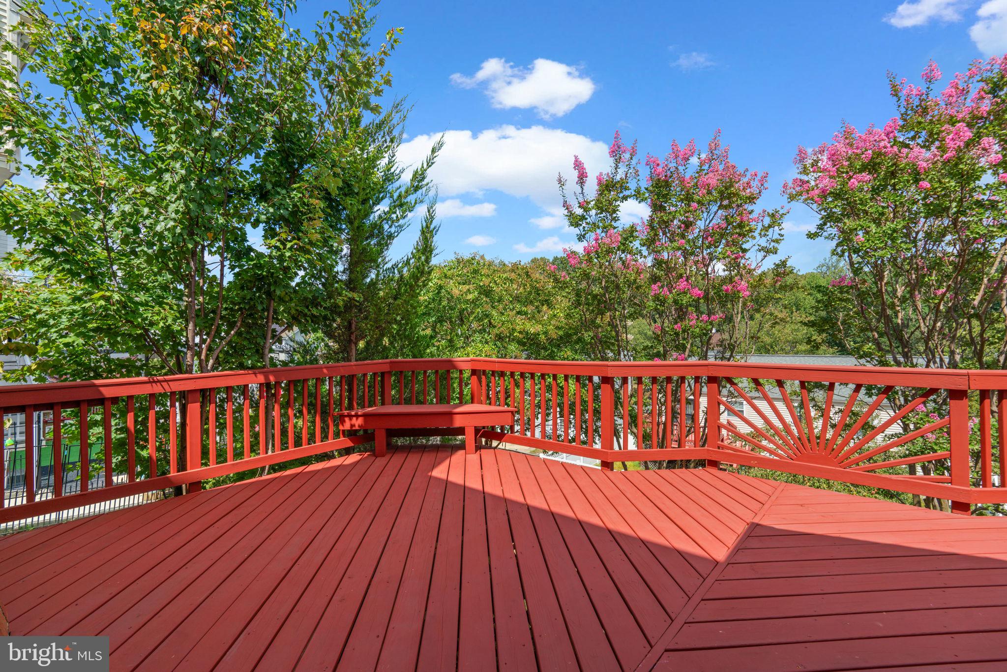 SADDLE CREEK - Residential