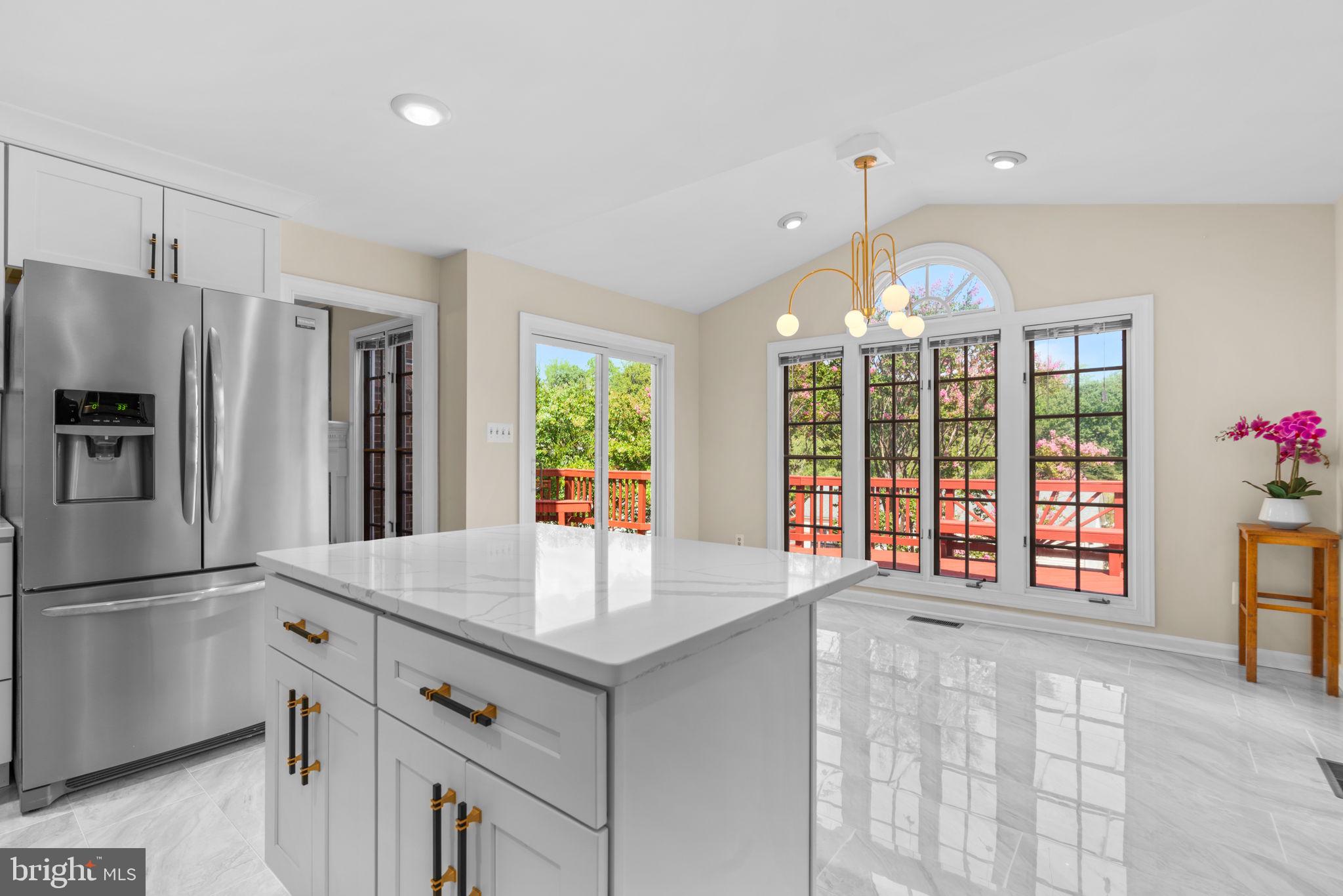 SADDLE CREEK - Residential