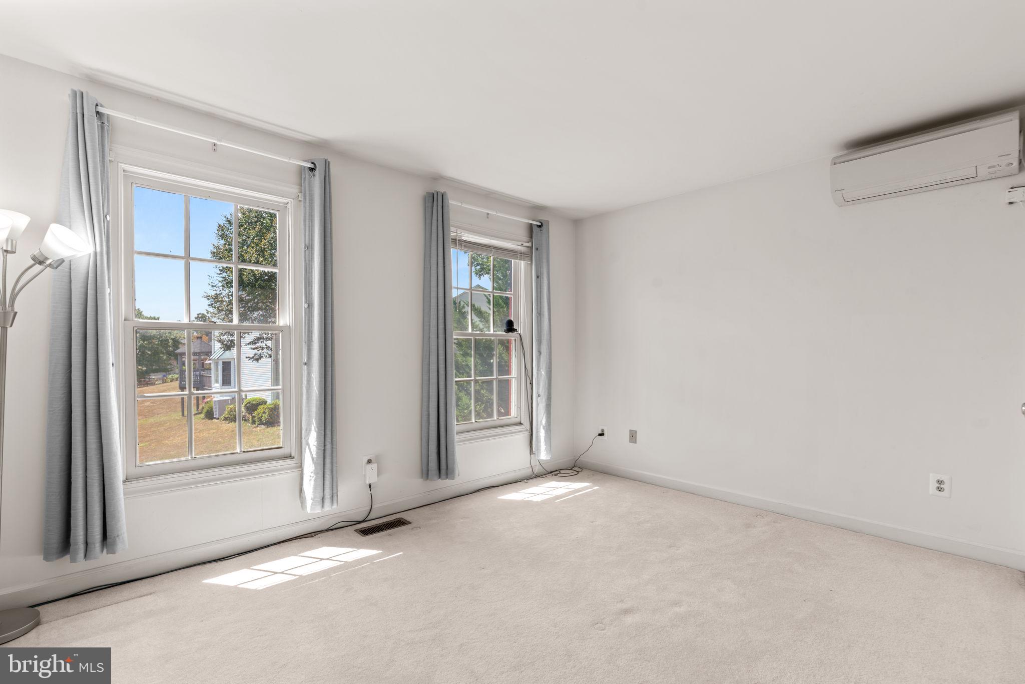 SADDLE CREEK - Residential