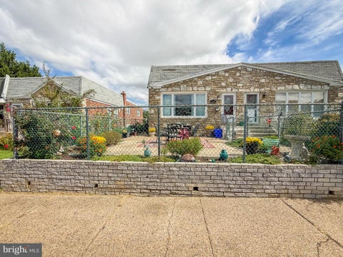 Townhouse For Sale - 1609 Placid Street<br/> PHILADELPHIA, PA 19152