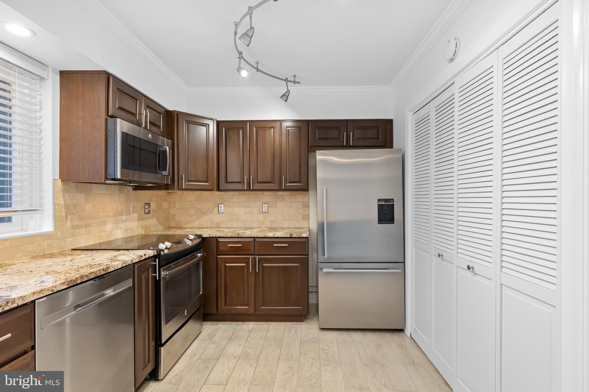 THE POINT CONDO - Residential Lease